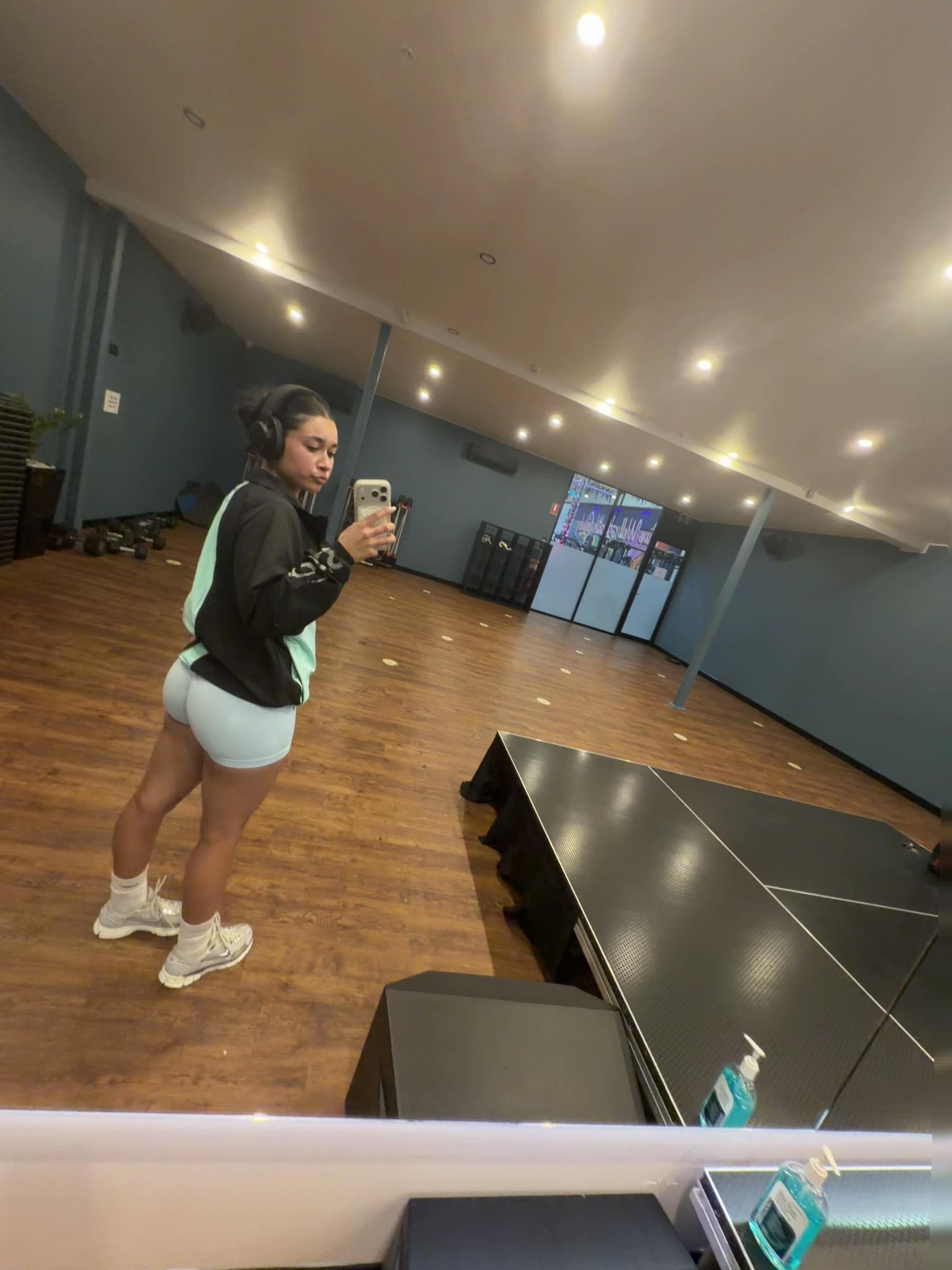@YDKM