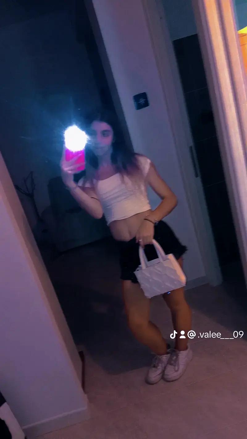 @Valee
