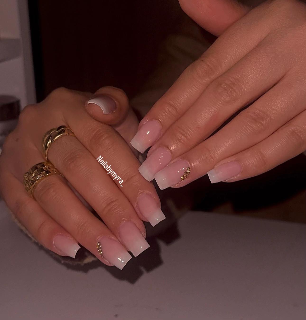 @Nailsbymyra_