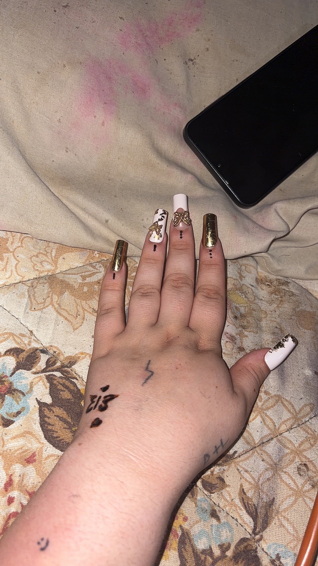 @𝓛𝓪𝓾𝓷𝓪 𝓳𝓮𝔀𝓮𝓵