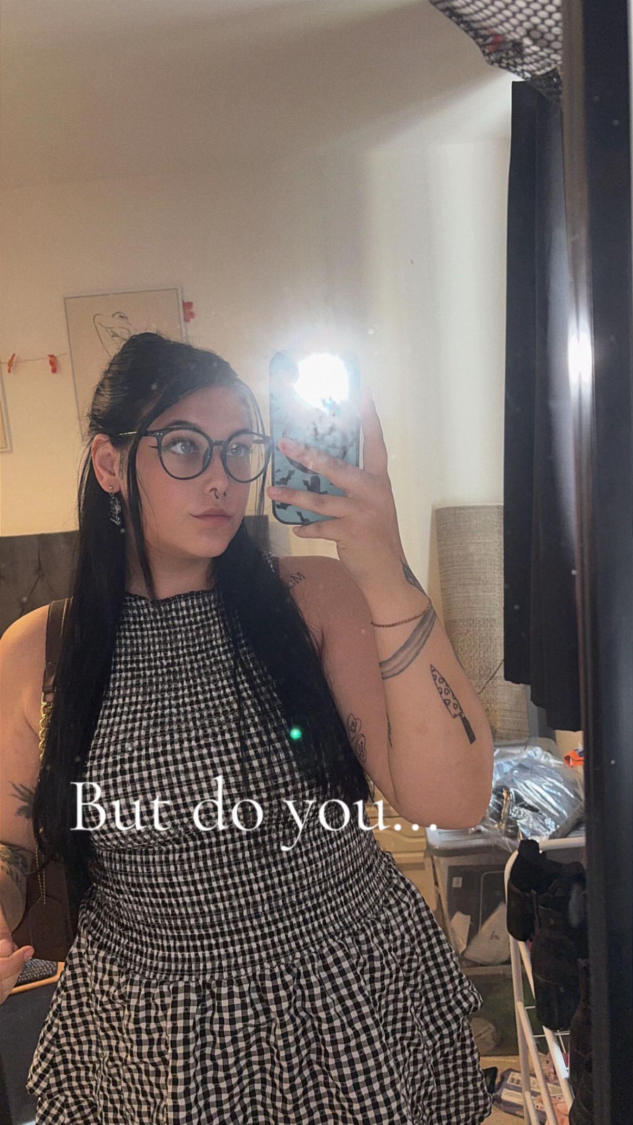 @𝓒𝓱𝓵𝓸🖤🕸️