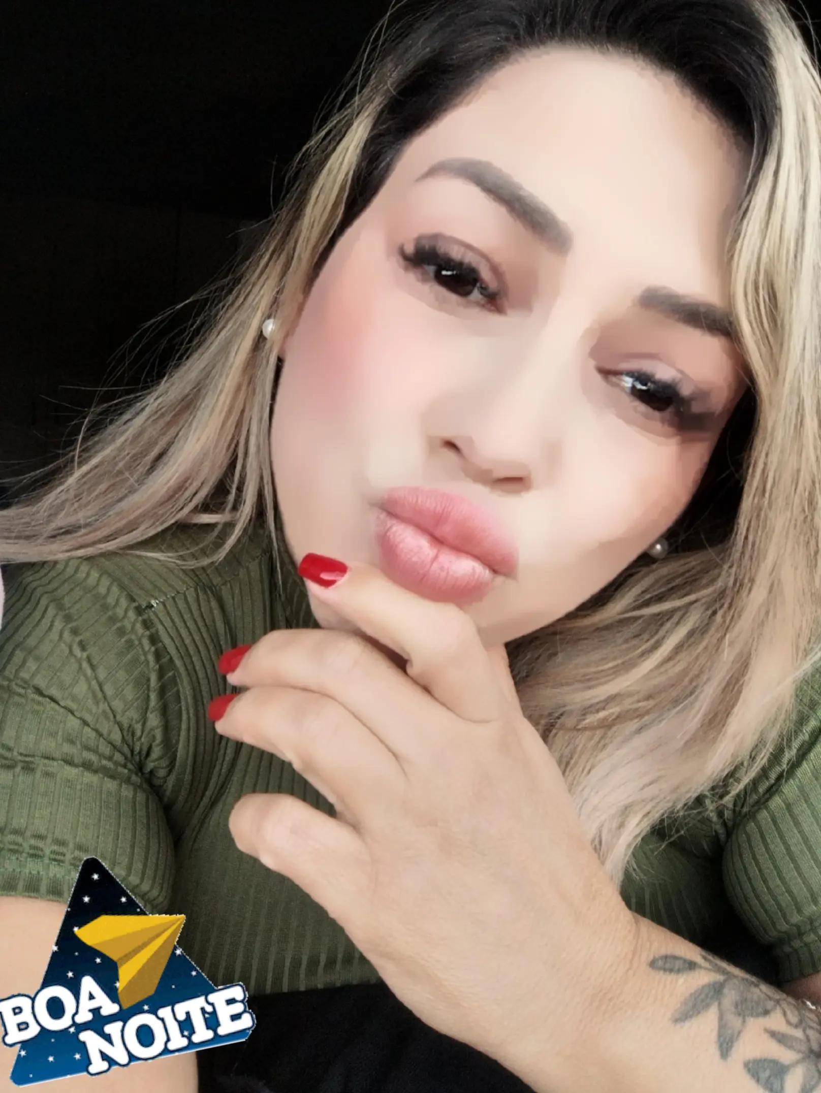 @T&acirc;nia Lara