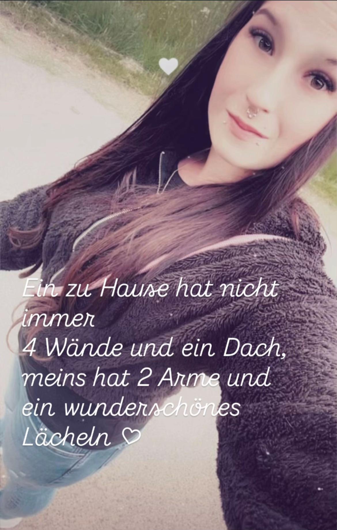 @ღ𝒞𝒽𝒶ℴ𝓈𝓆𝓊ℯℯ𝓃ღ