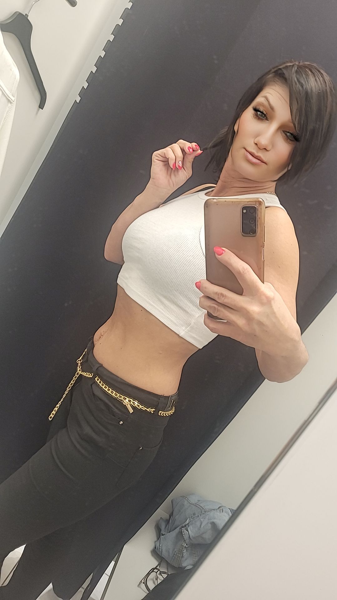 @Monia.