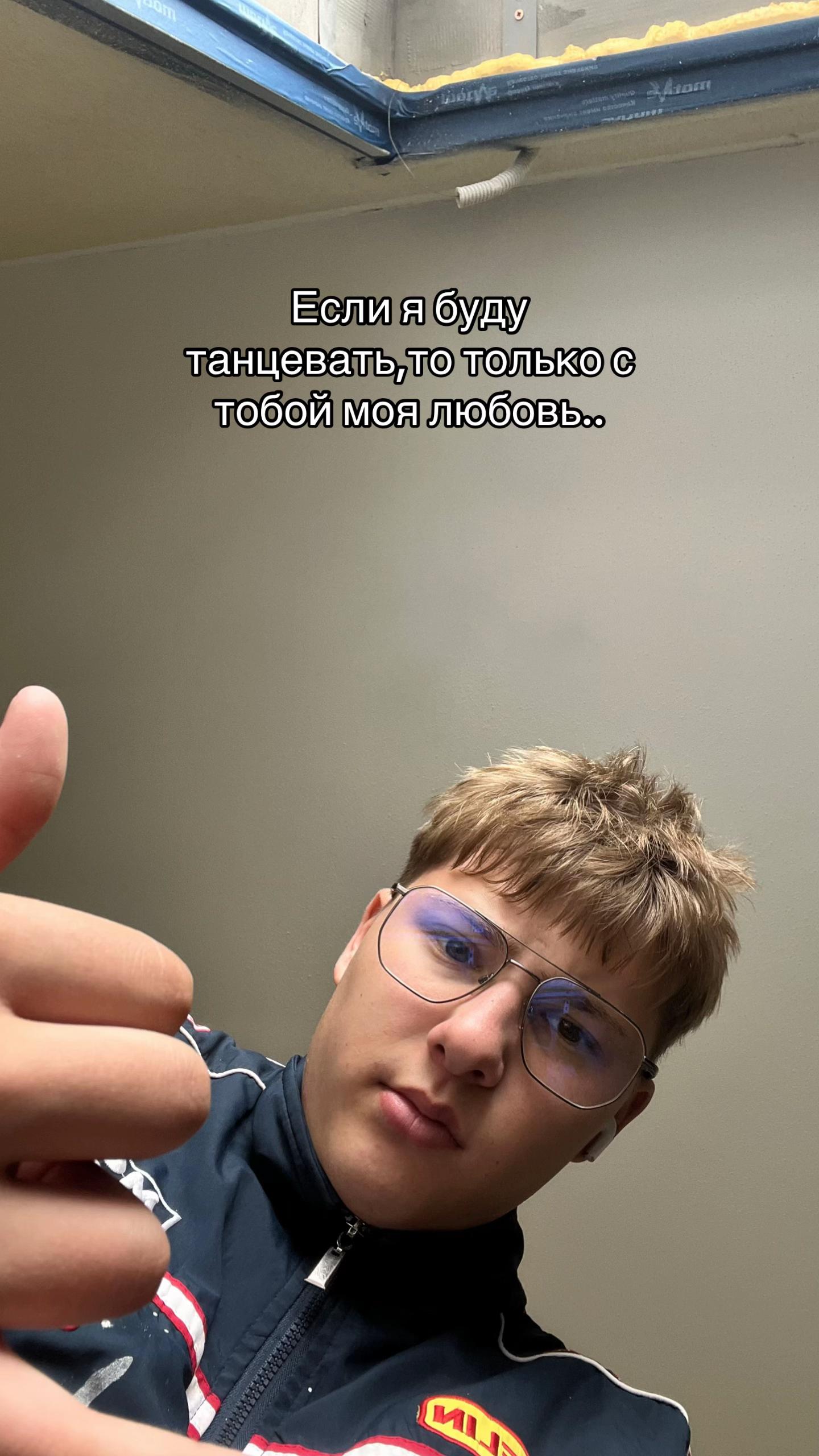 @m0ffy__