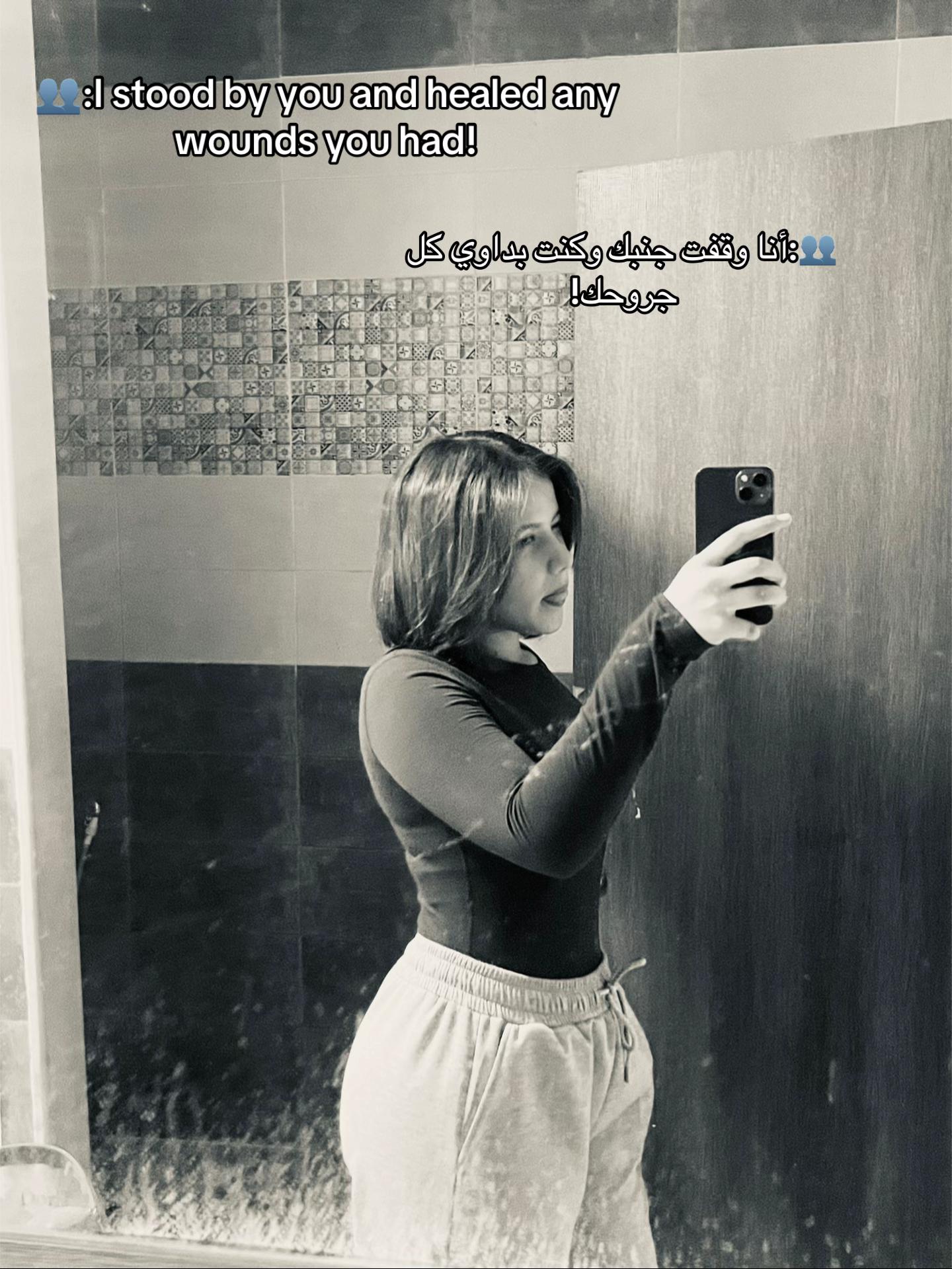 @𝐓