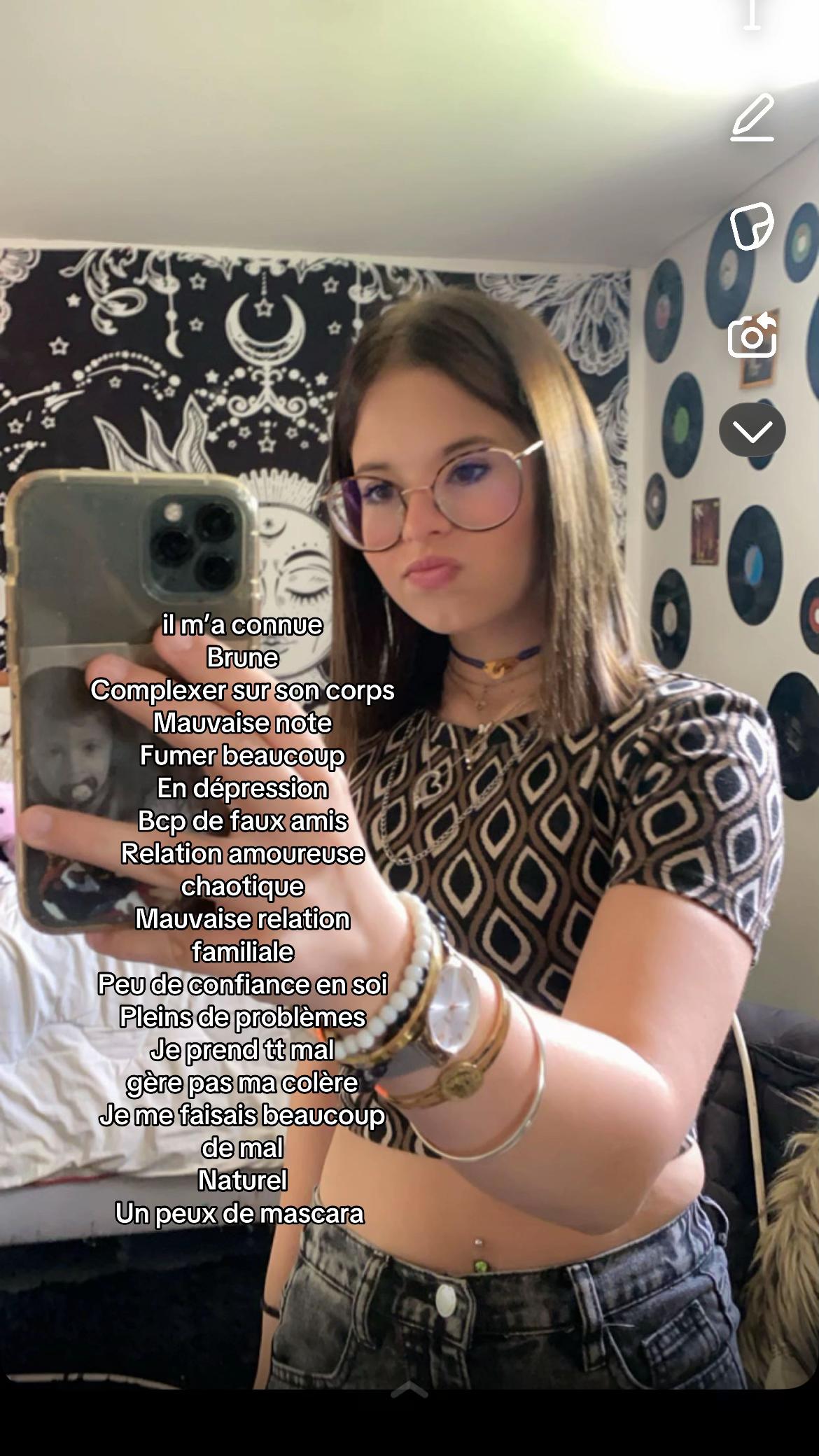 @Melina ᥫ᭡