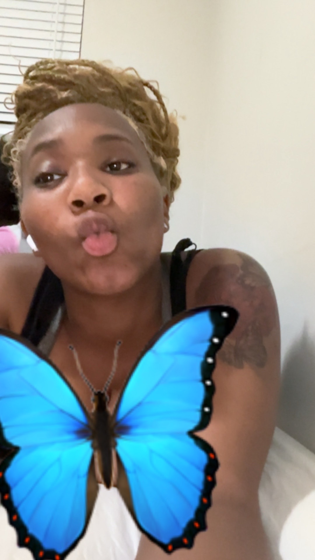@_.itslexiii