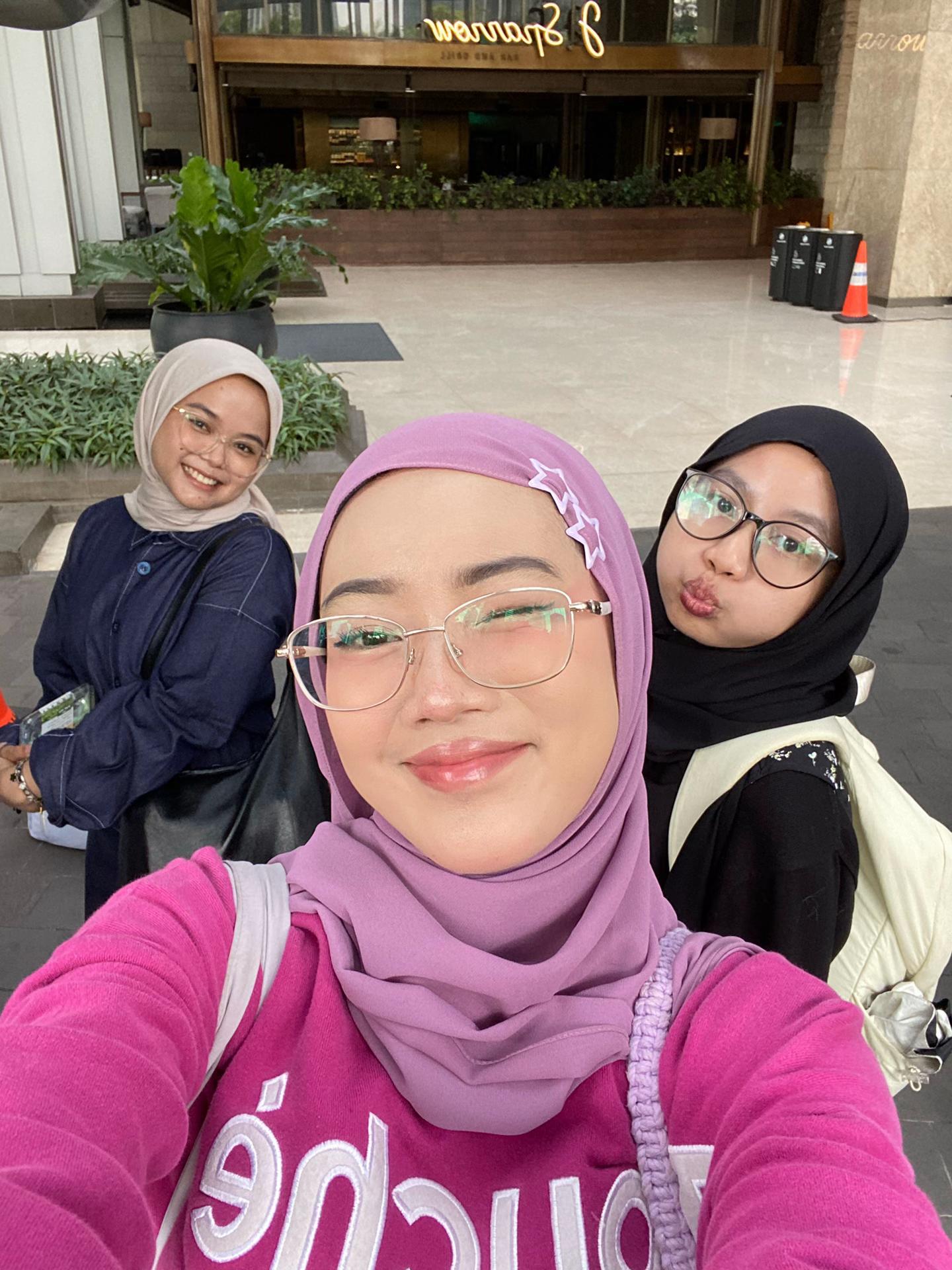 @yun | life laugh love lilac