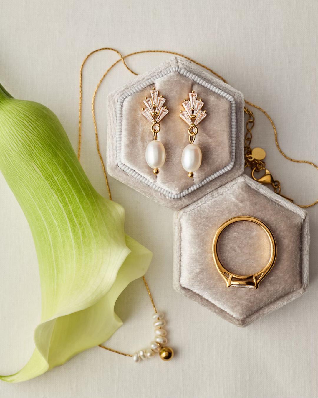 @aiori.co | clip-on earrings