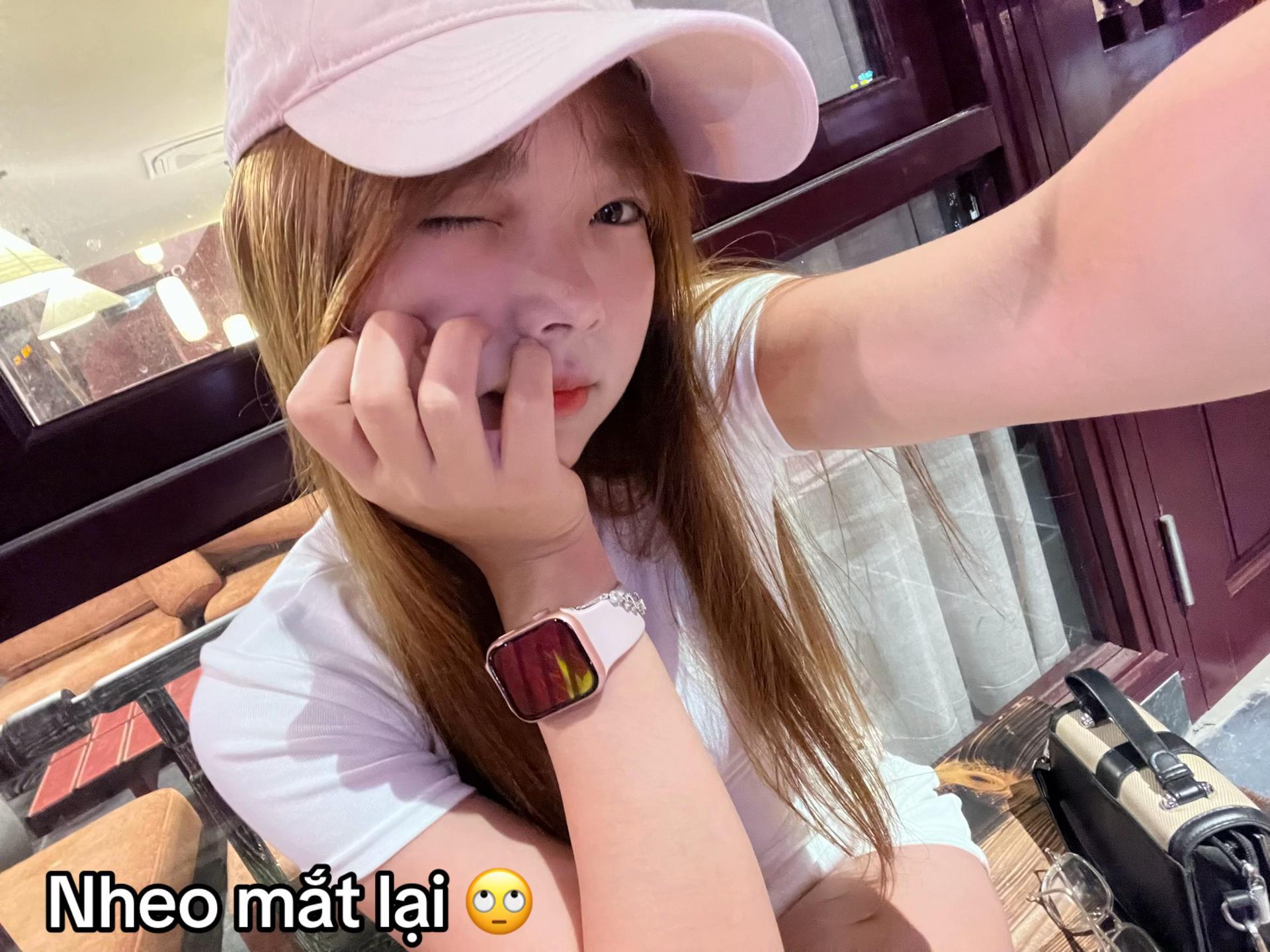 @B&iacute;ch Hườnggg 🐳