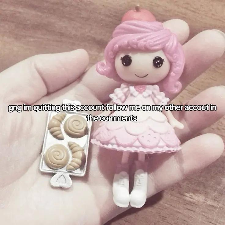 @L0V1NG_.D0V3 🎱🎀/☕️✨