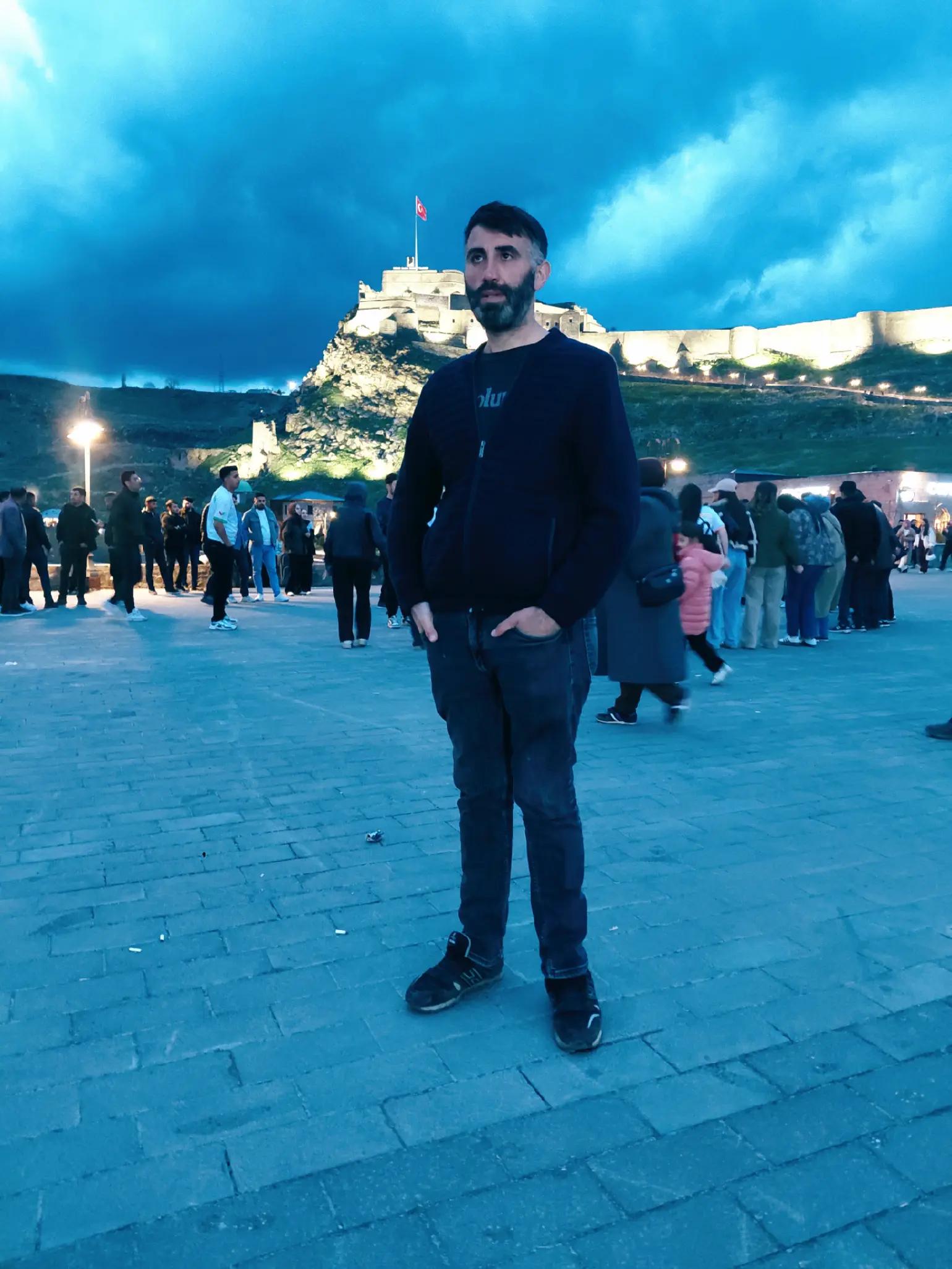 @Beni çekemeyenler ölsün