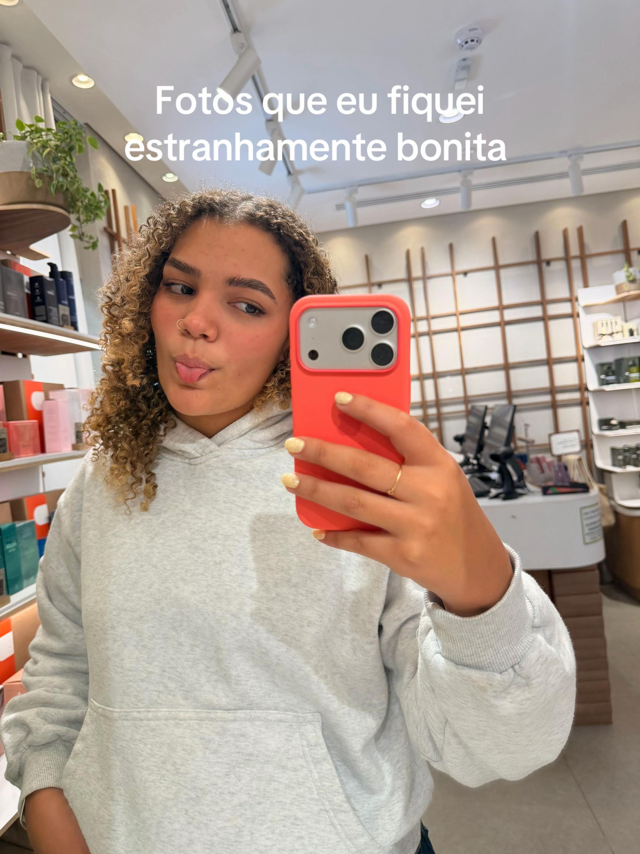 @Cec&iacute;lia Montanari