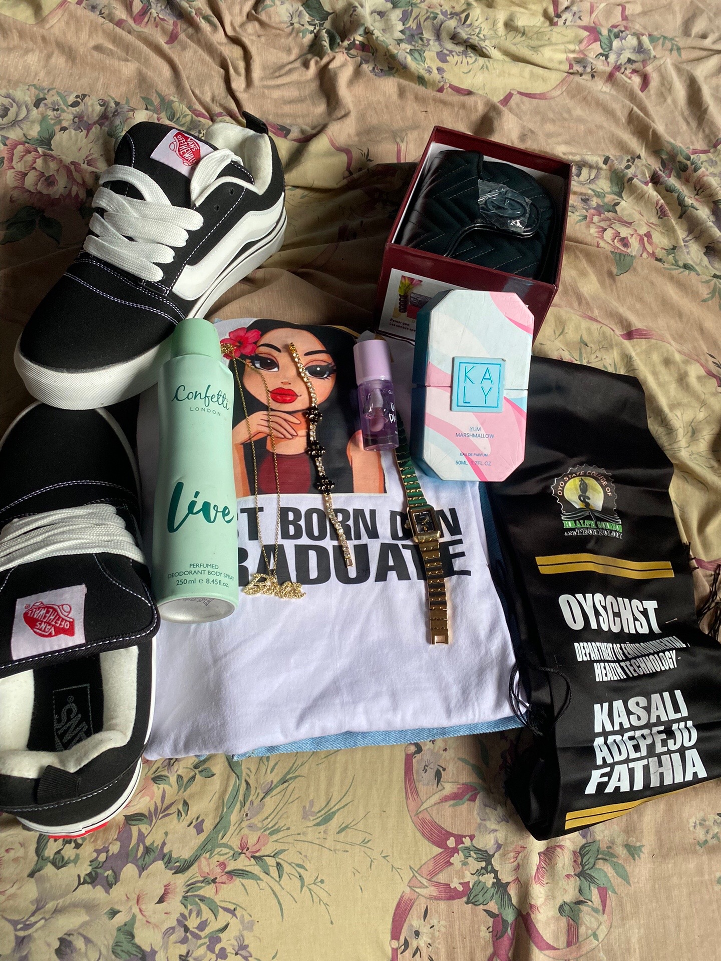 @FATHIAT🥳💯🌺🌸