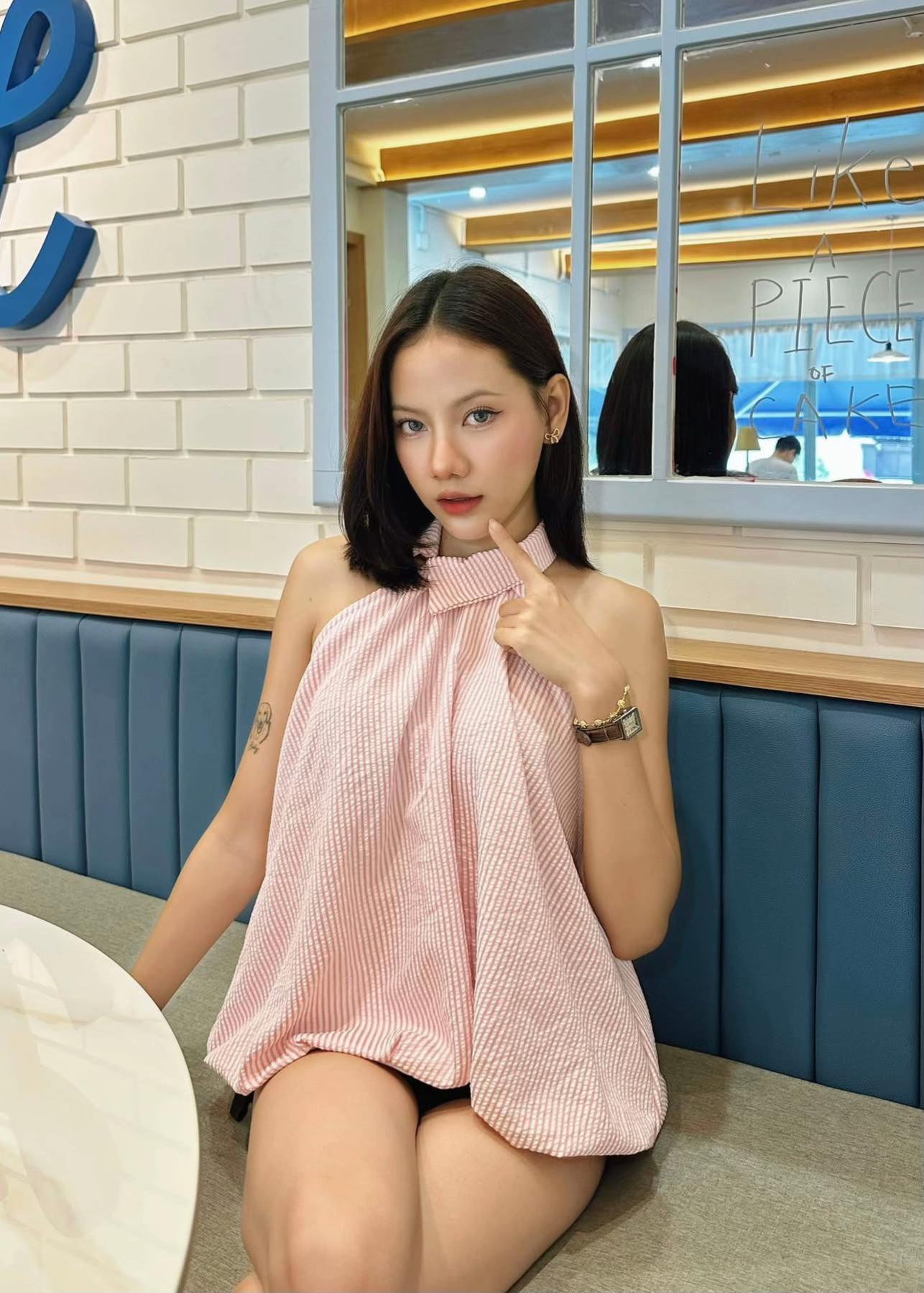 @👩🏻