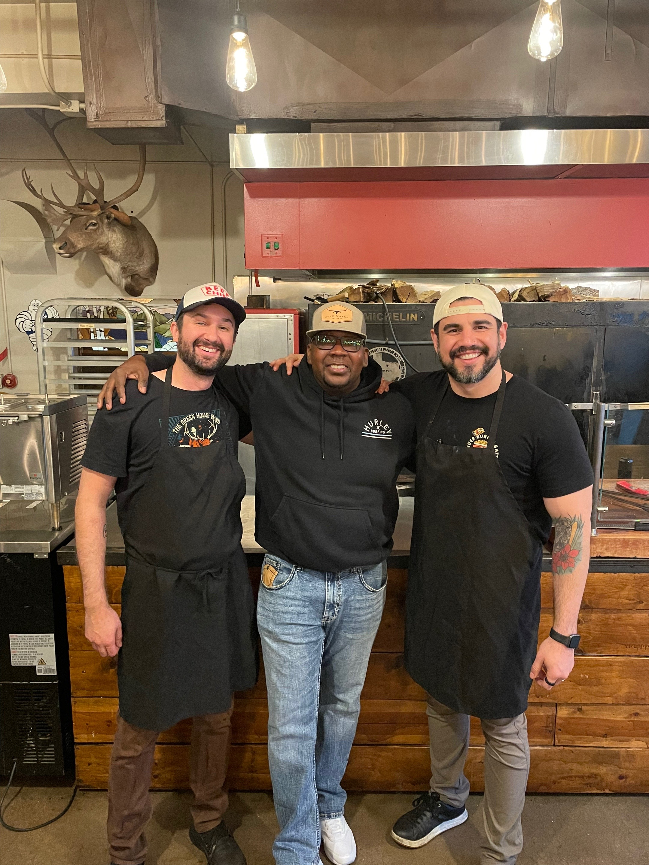 @platesbythepoundbbq