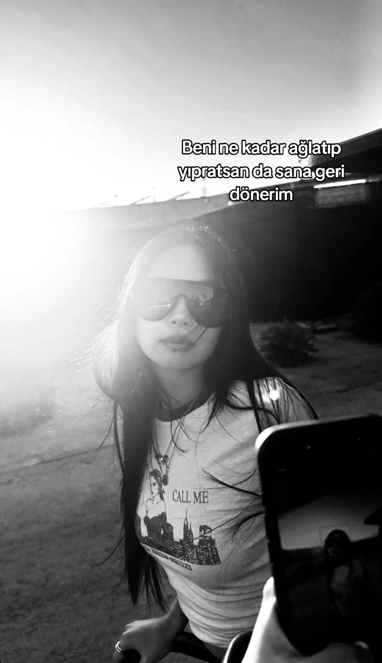 @𝓔𝓵𝓲𝓯🖤