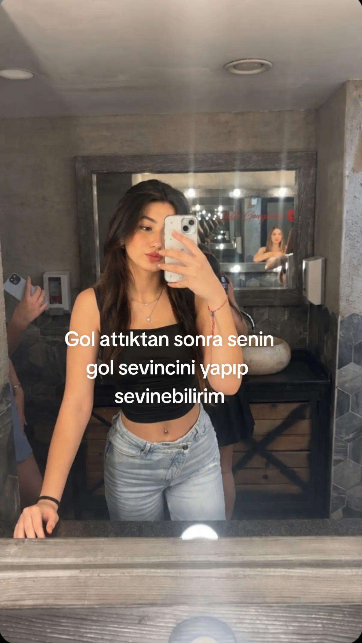 @33nniisssaa