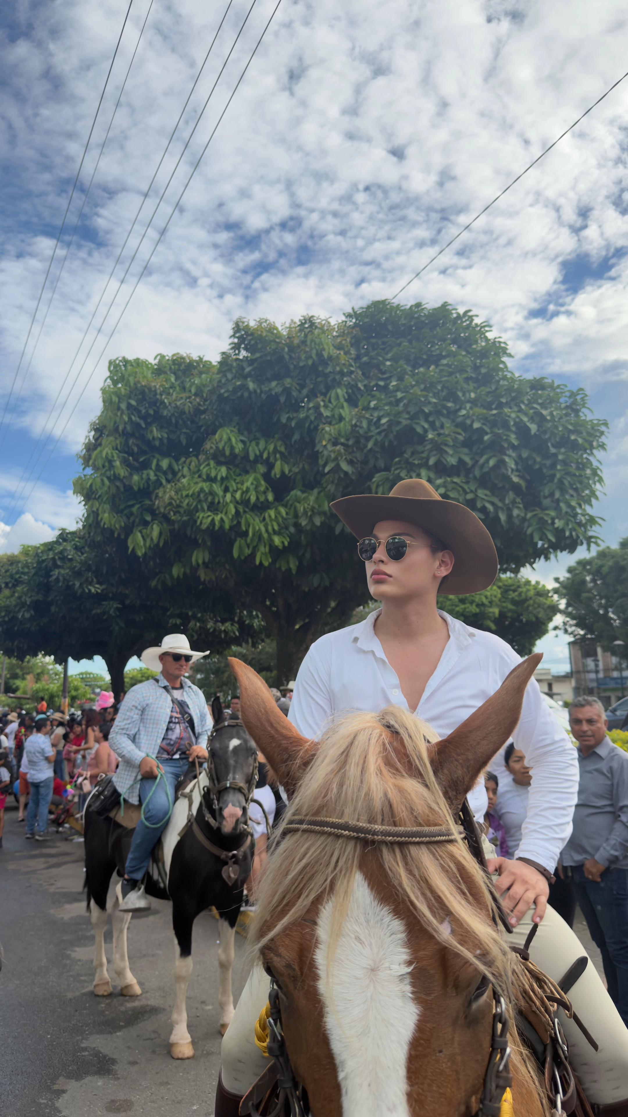 @✨SANTI