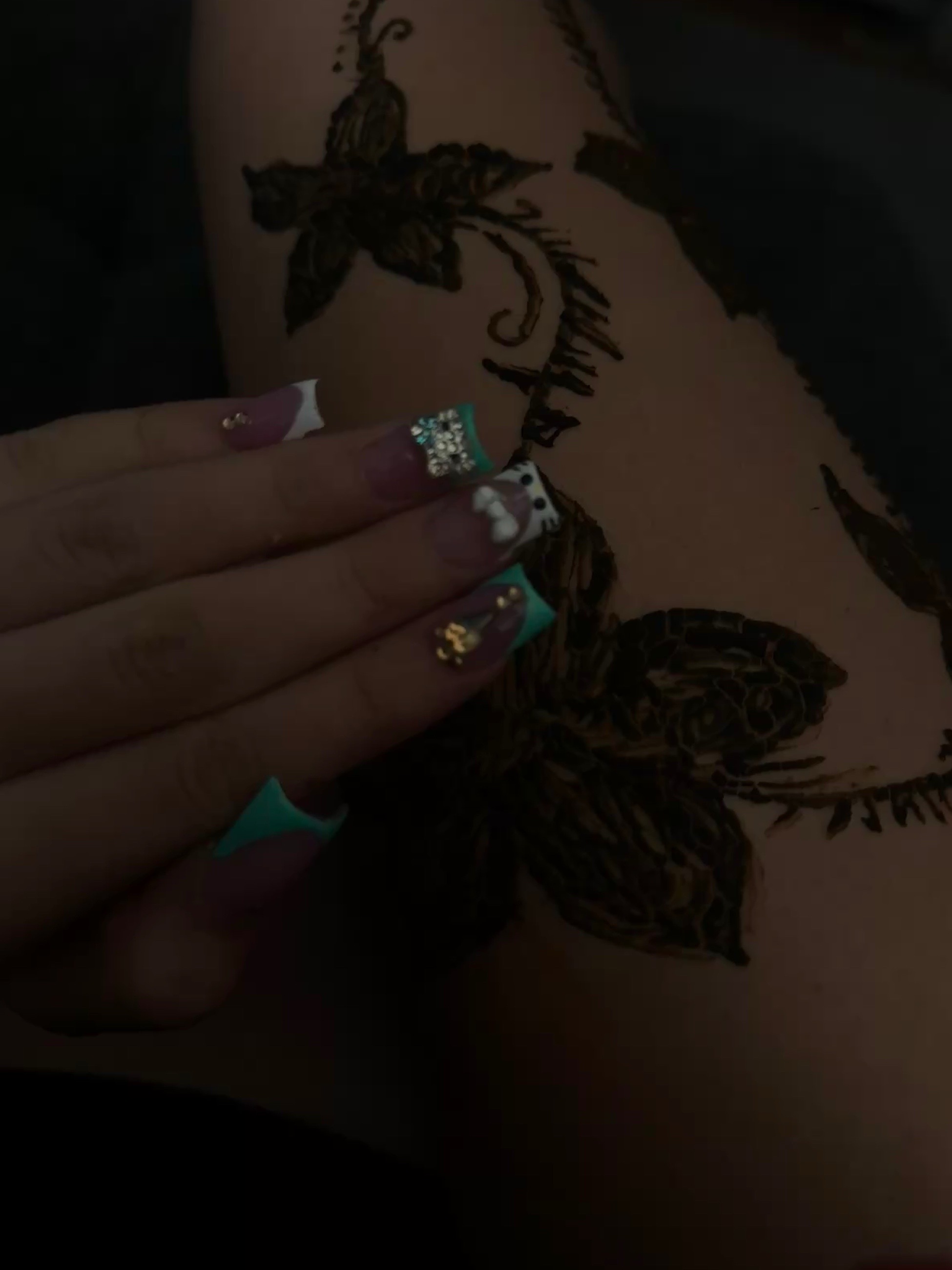 @nailzbykloe