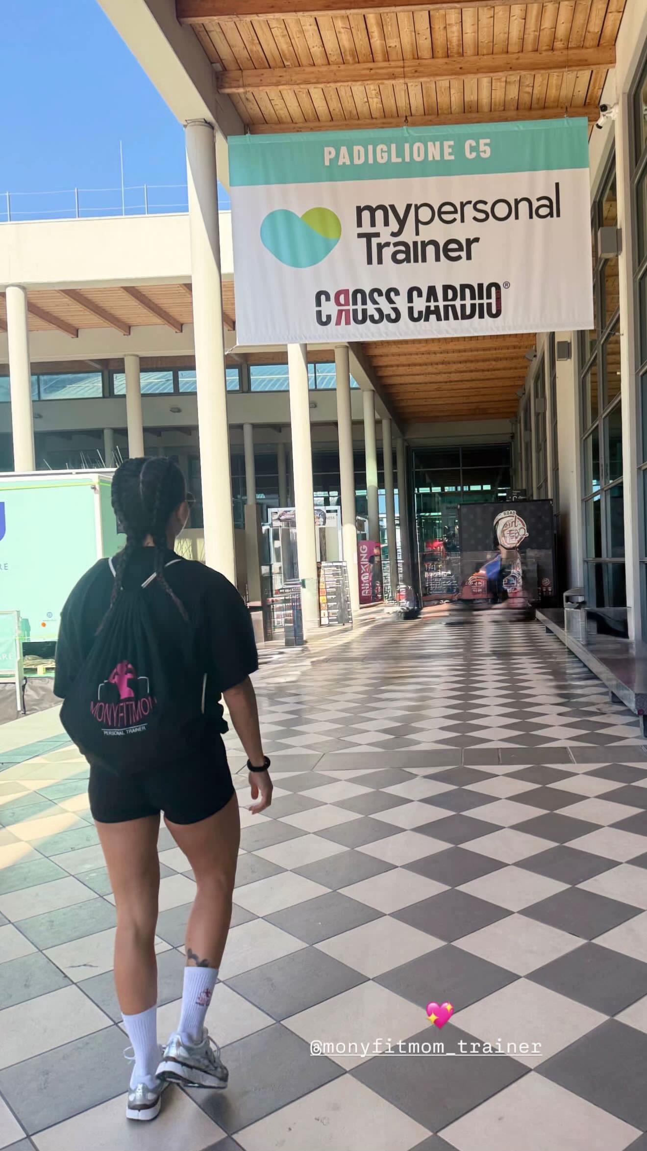 @MonyFitMom_trainer