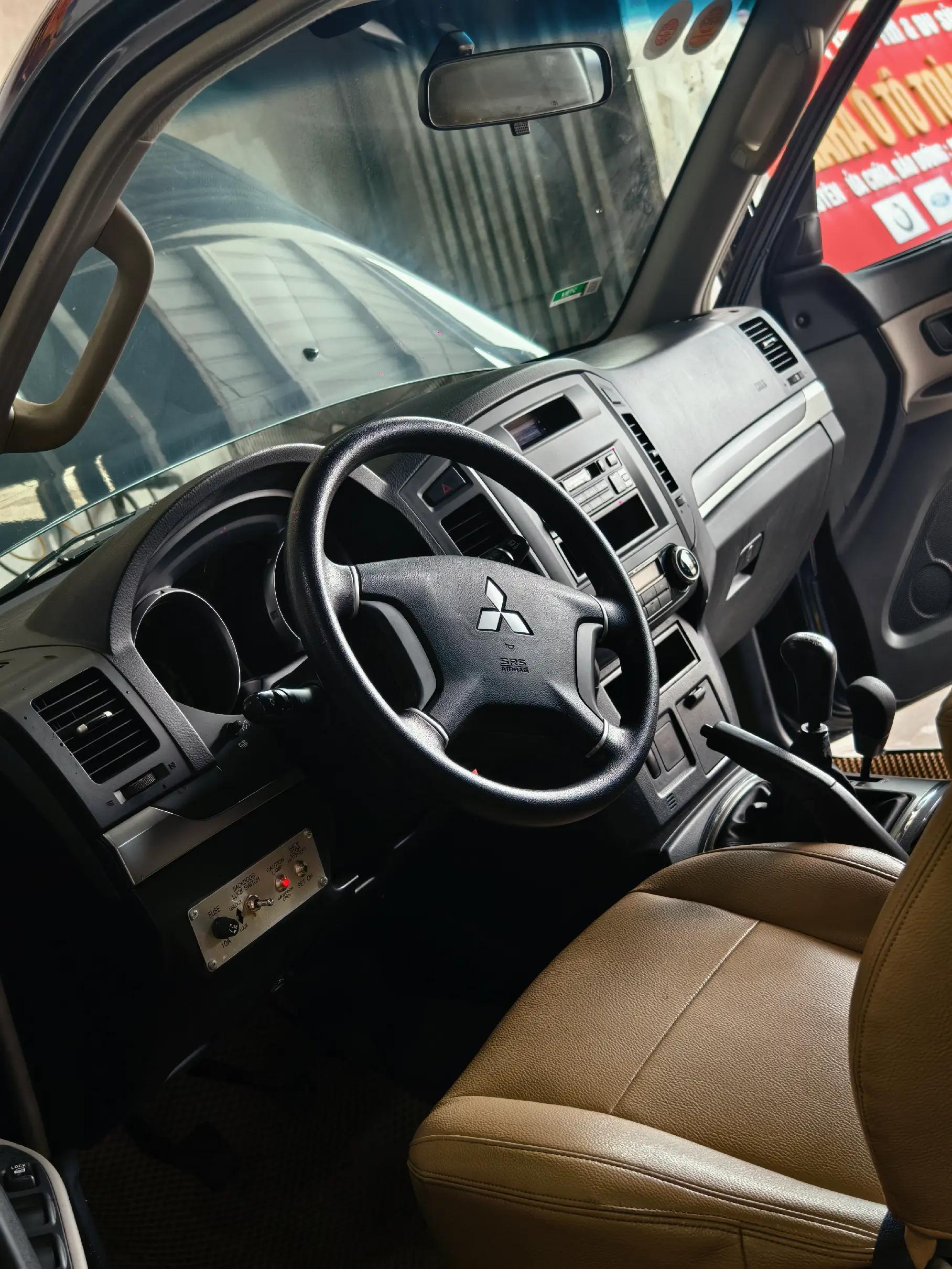 @PAJERO V93 HƯNG Y&Ecirc;N