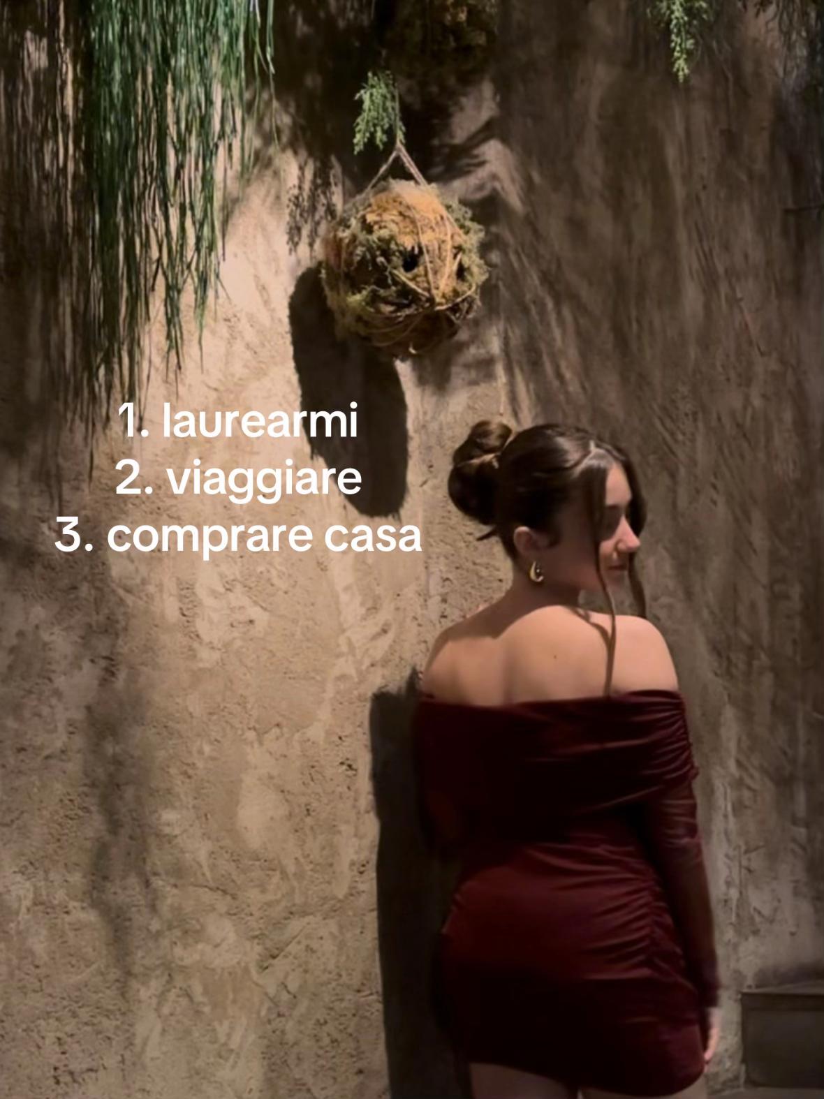 @rebeeee