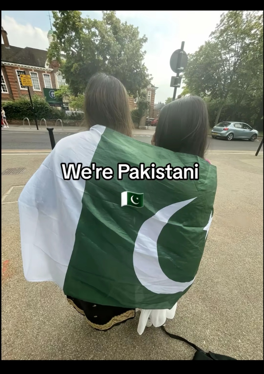 @Ishaalᥫ᭡🇵🇰