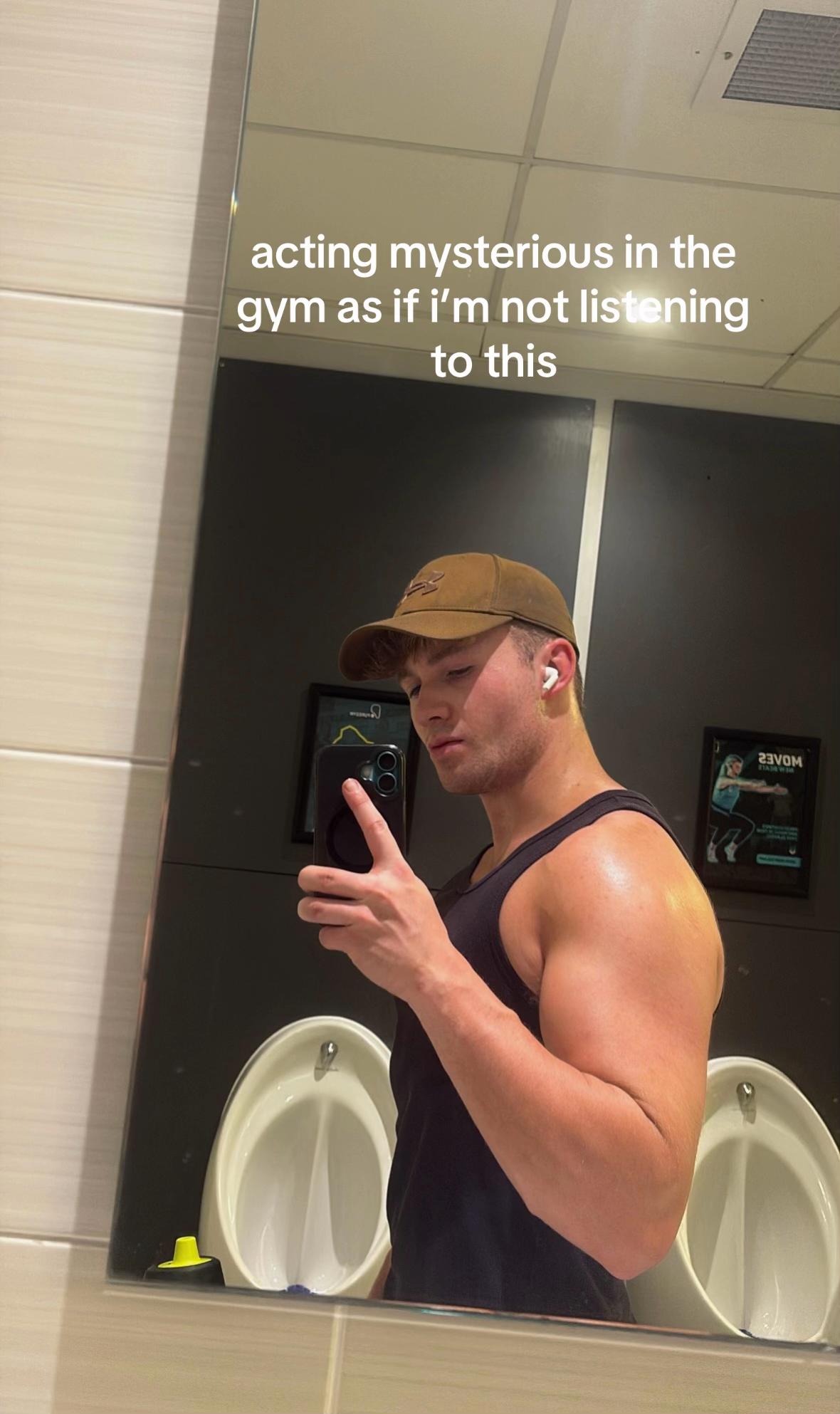 @itzisaacjames