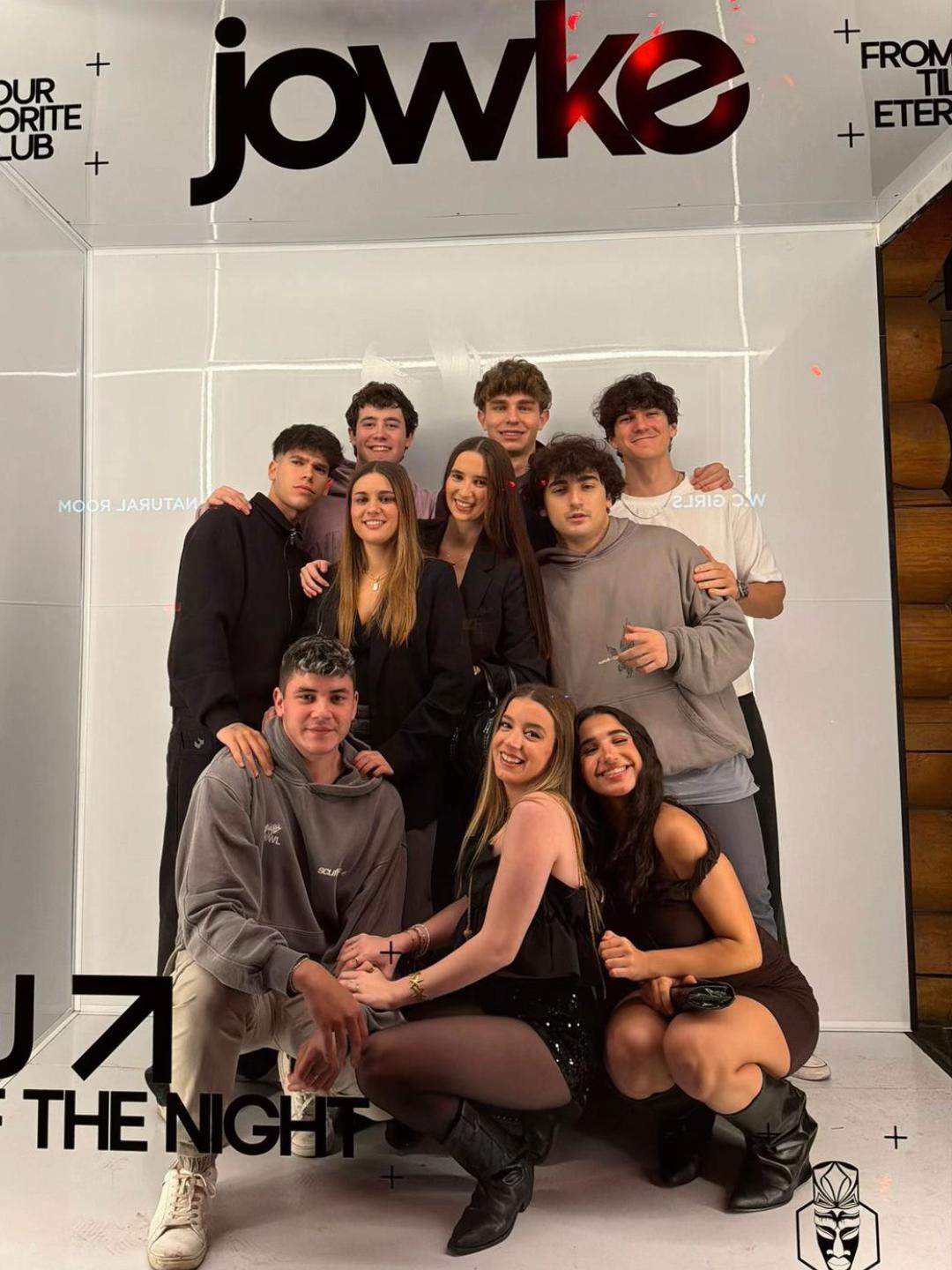 @maría
