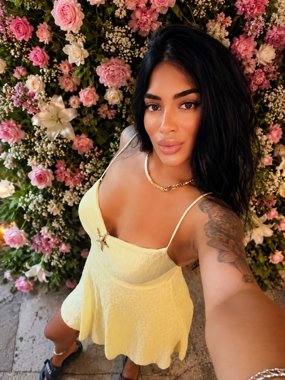 @Laanegraflores