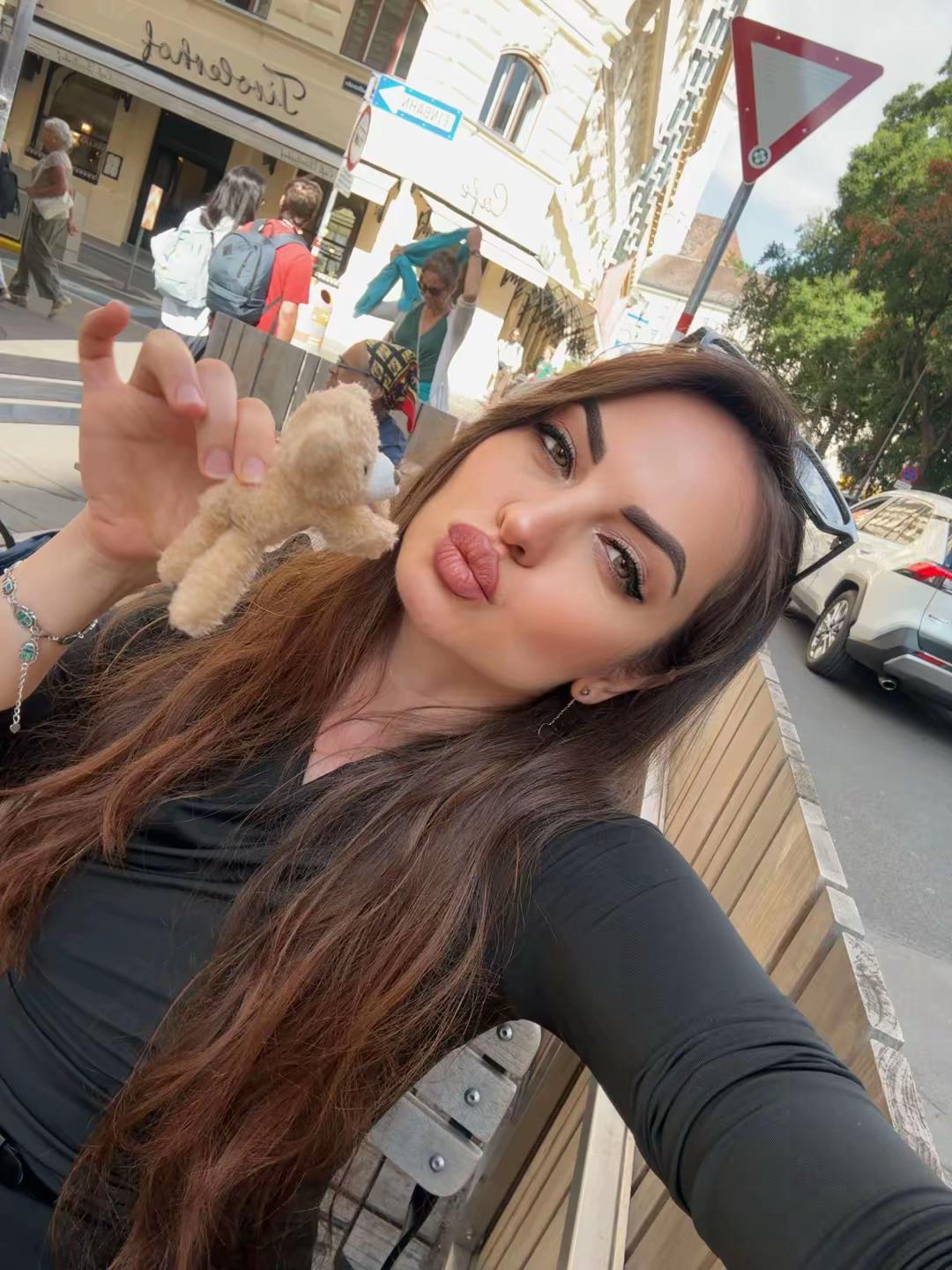 @Alina Elena156