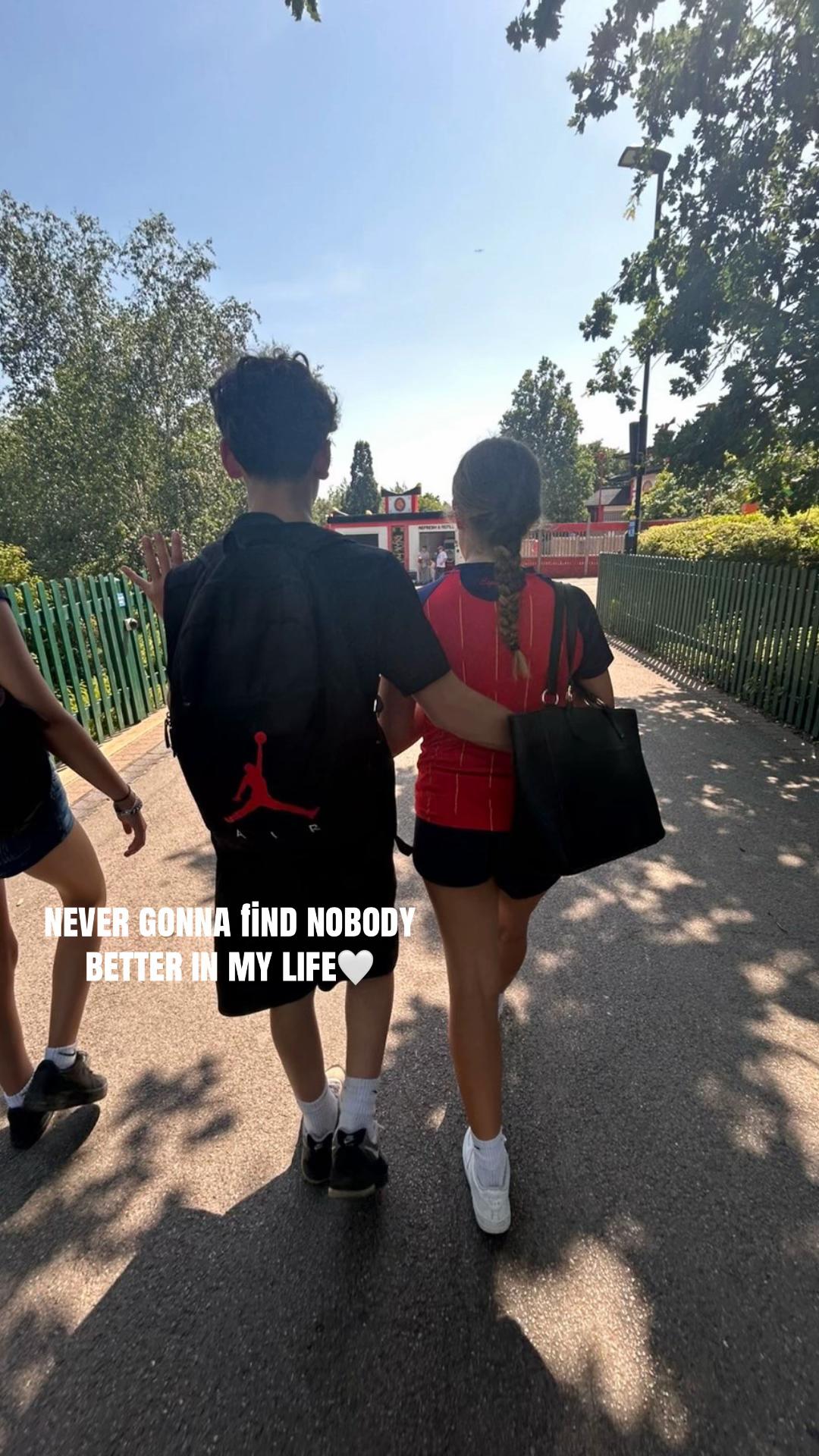 @𝐝𝐚𝐫𝐜𝐞𝐲𝐫𝐨𝐬𝐞💕