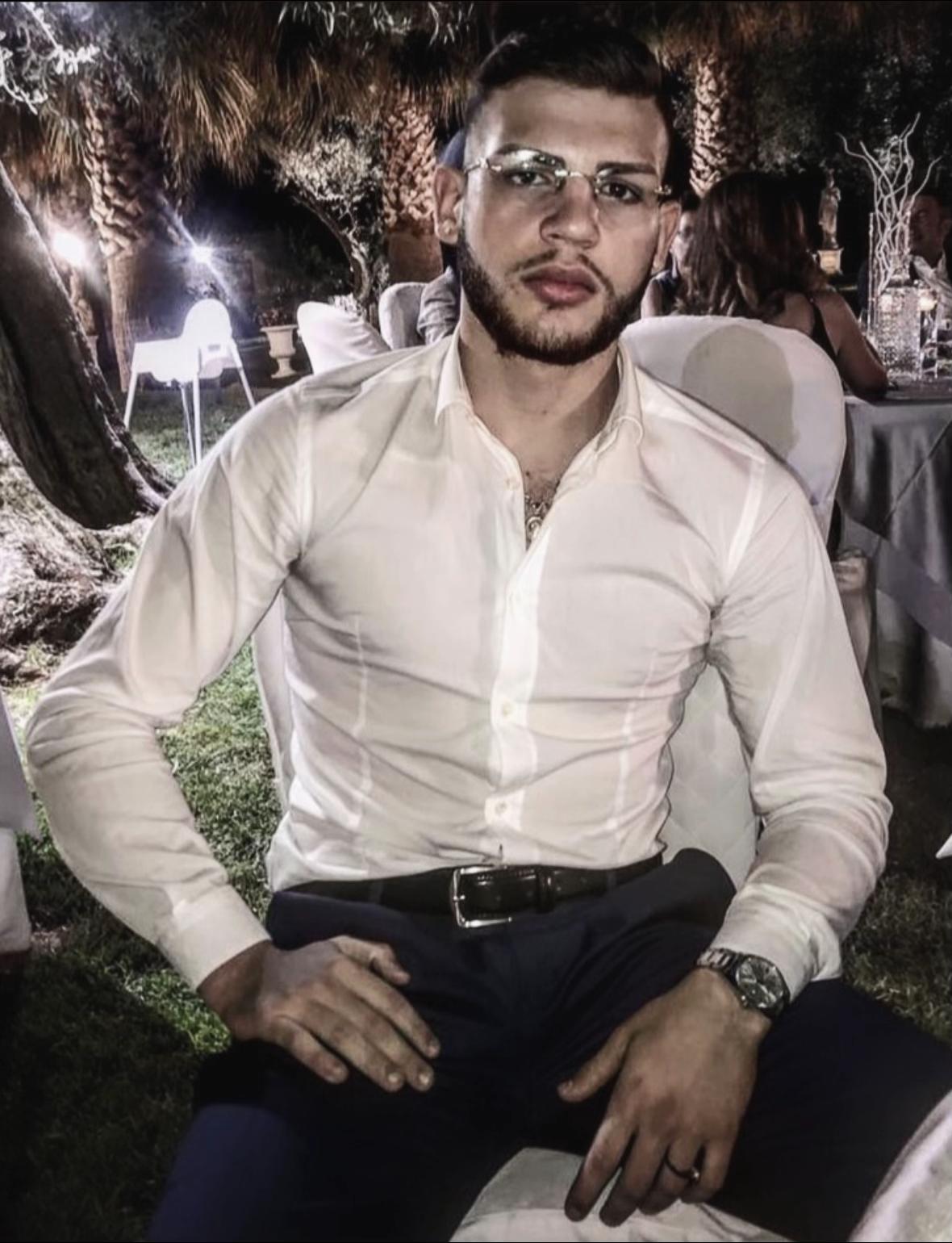 @Simone Buremi🌹🎩