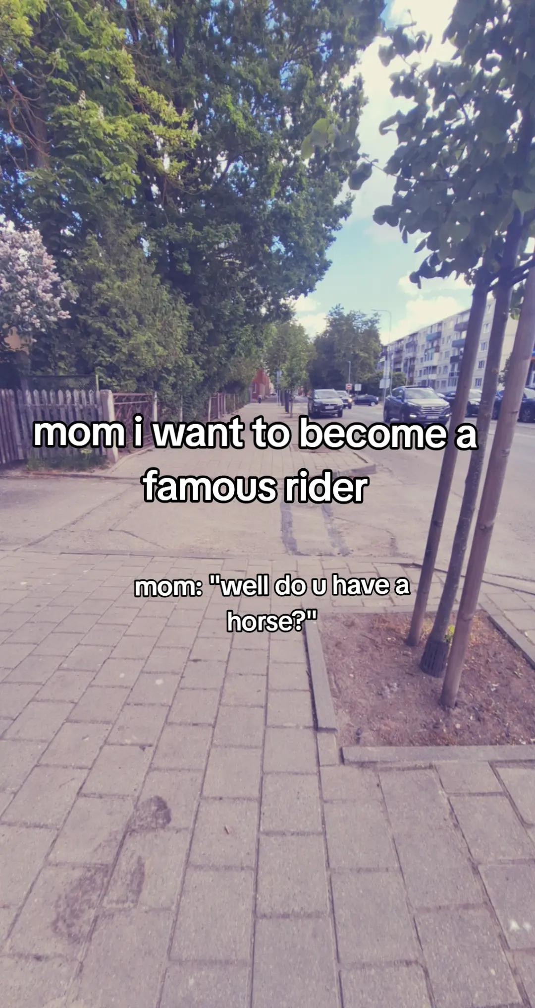 @🐴