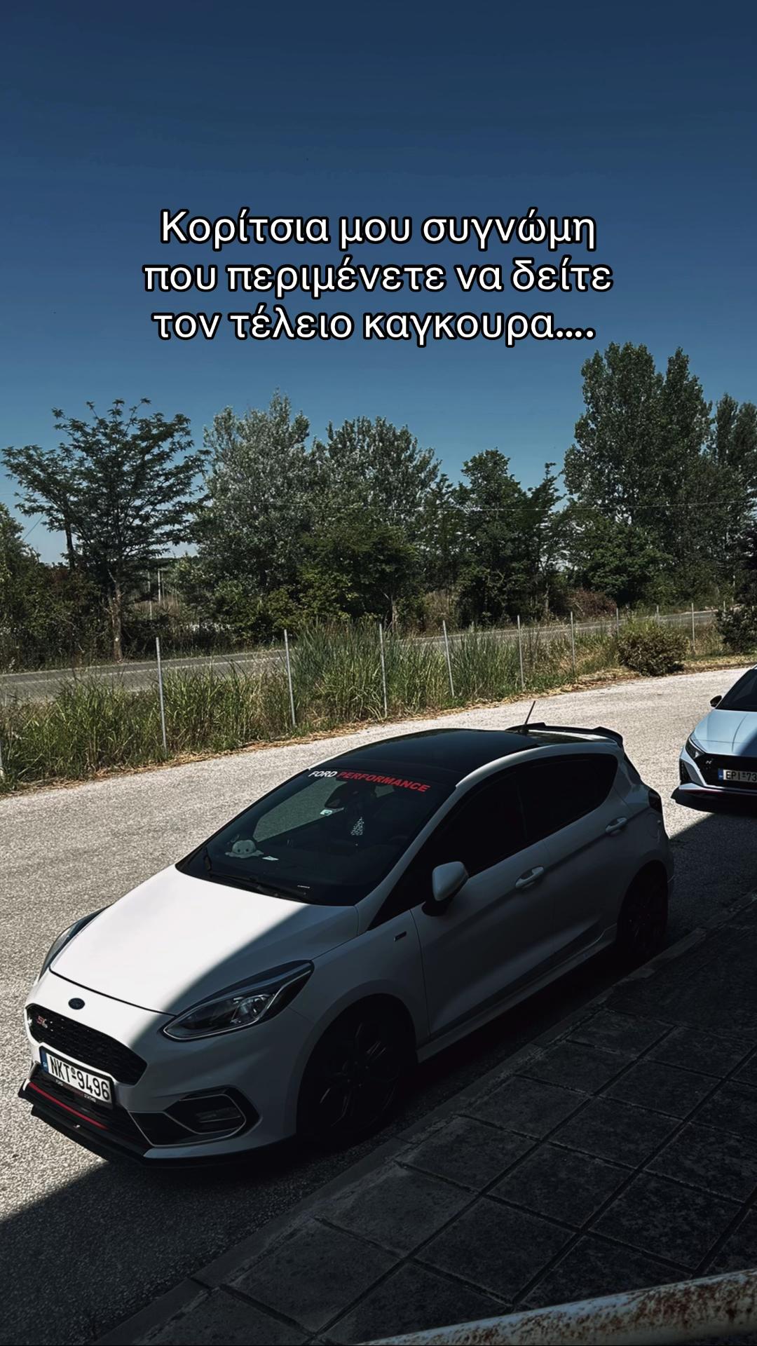 @Xrysa_Xristof