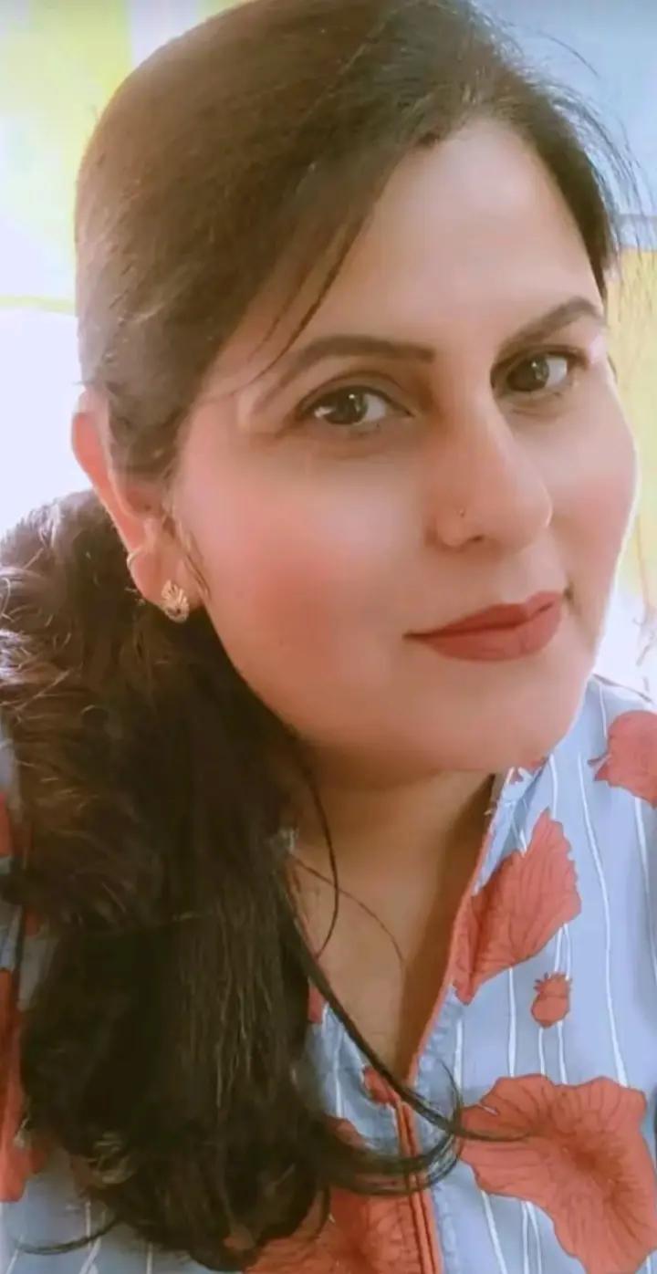 @Humairaحمیرا