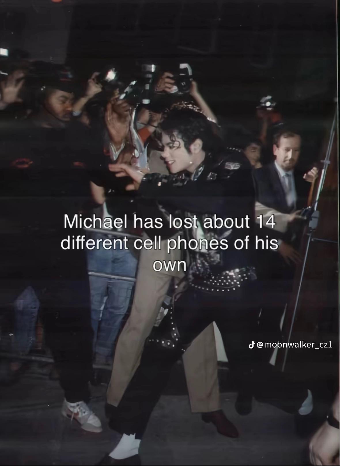 @Cara_777APPLEHEAD🍎MJFANGIRL🕊