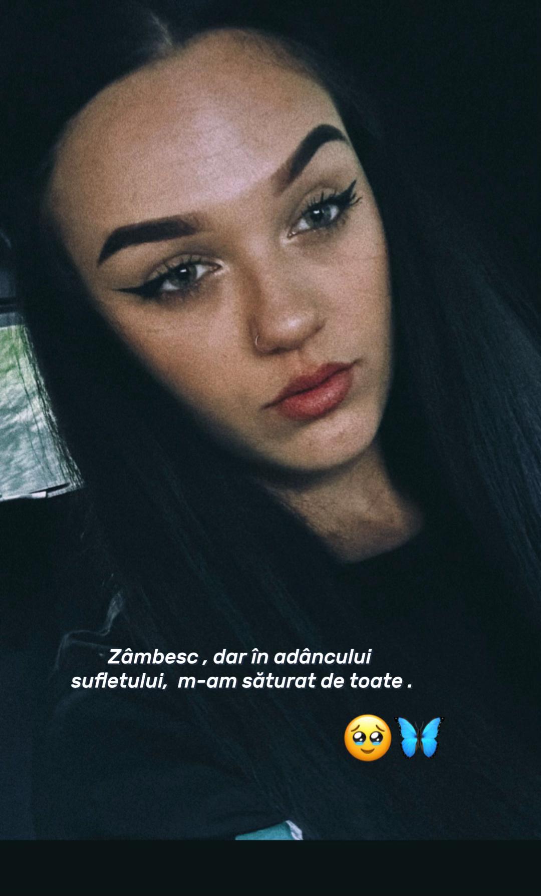 @Claudia 🦋