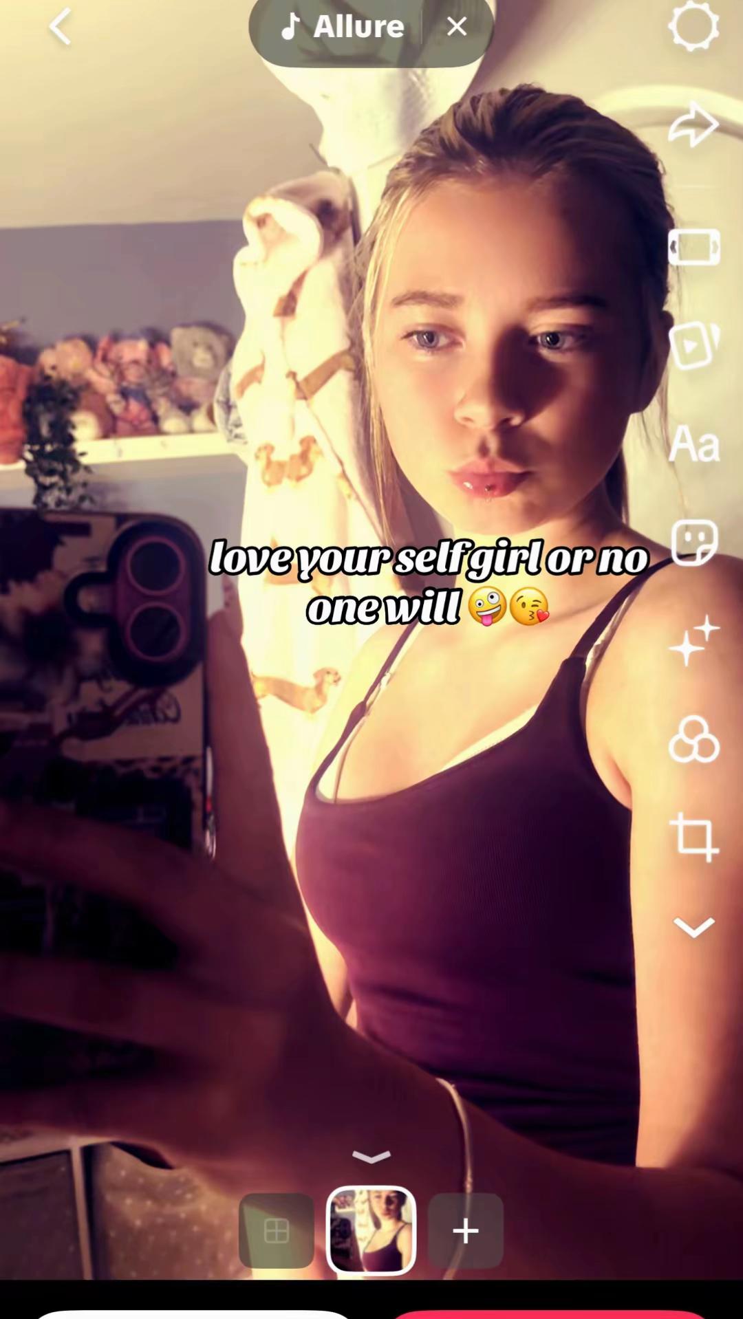 @•priv•