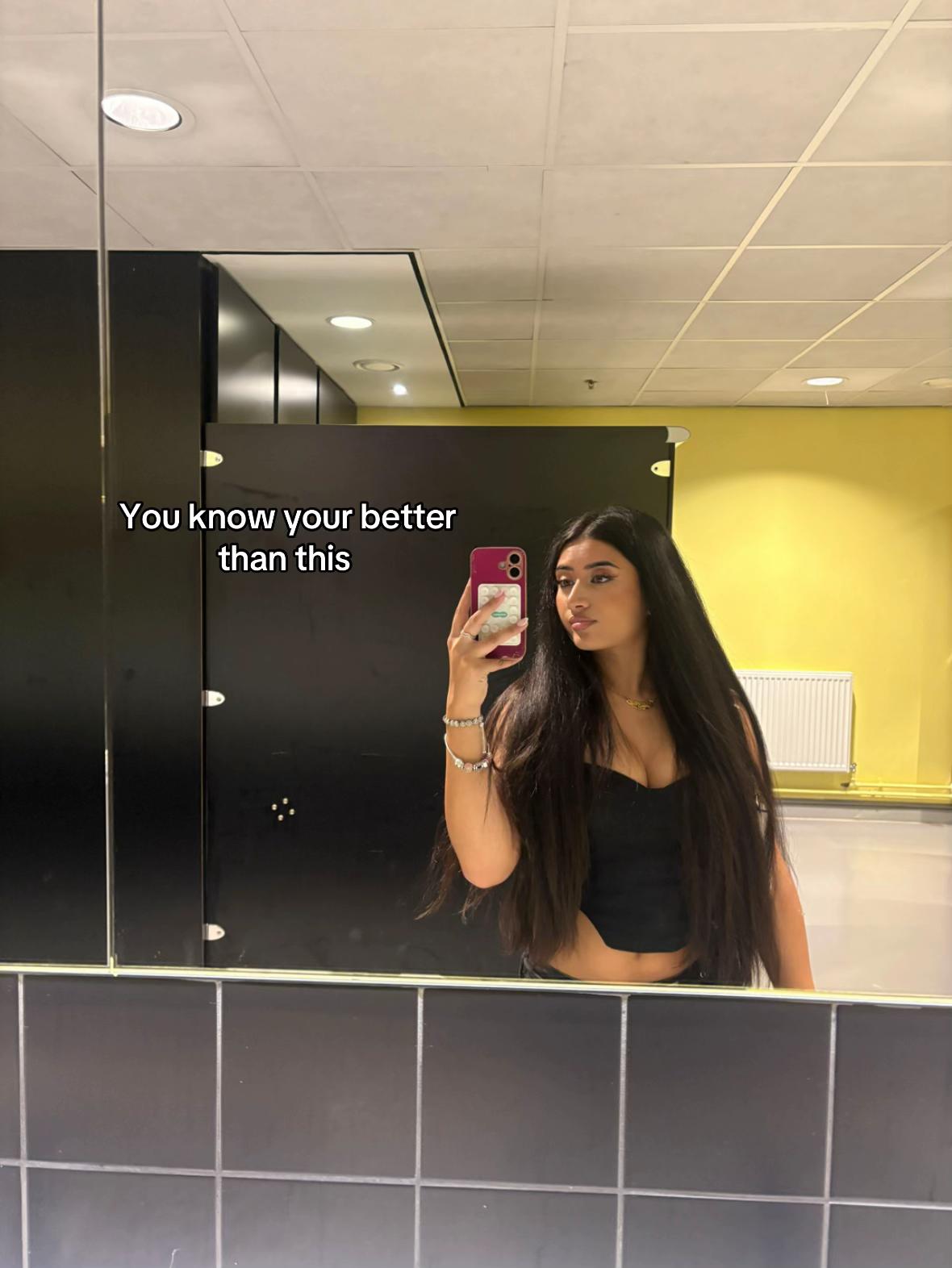 @Simran 💕