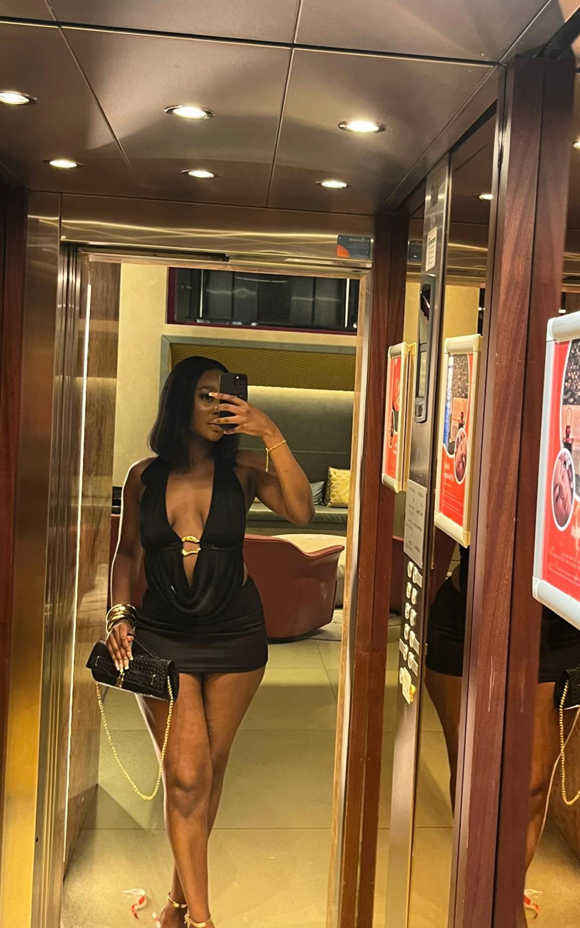 @Nelly ᥫ᭡.