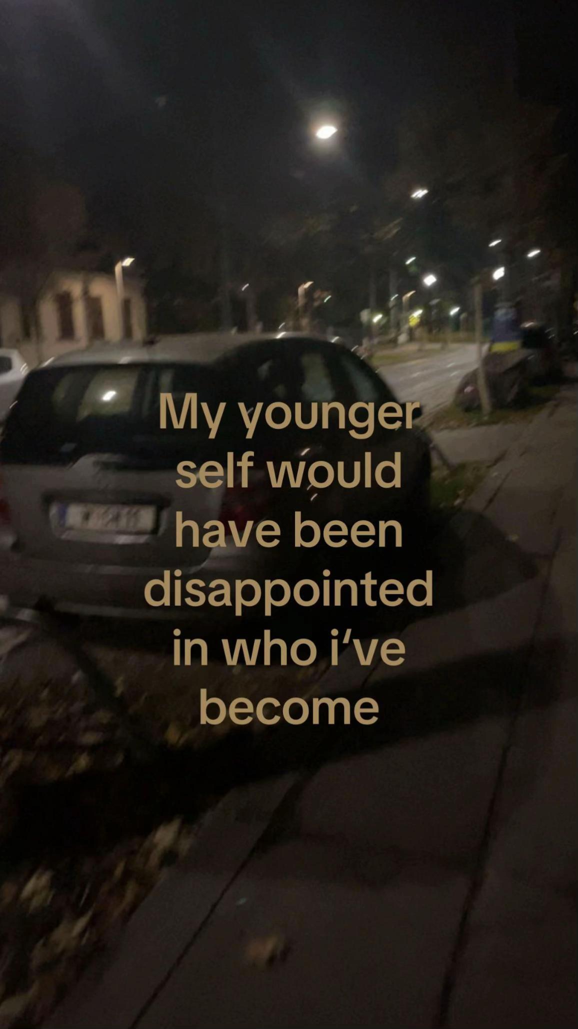 @𝐋