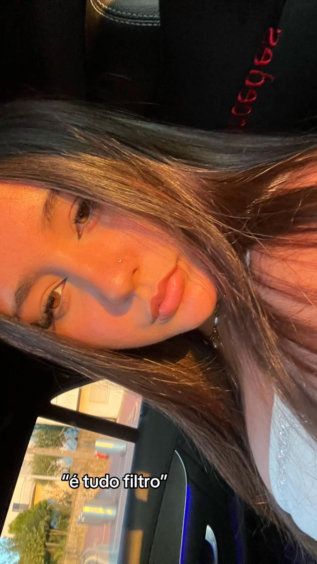@_.larinha88