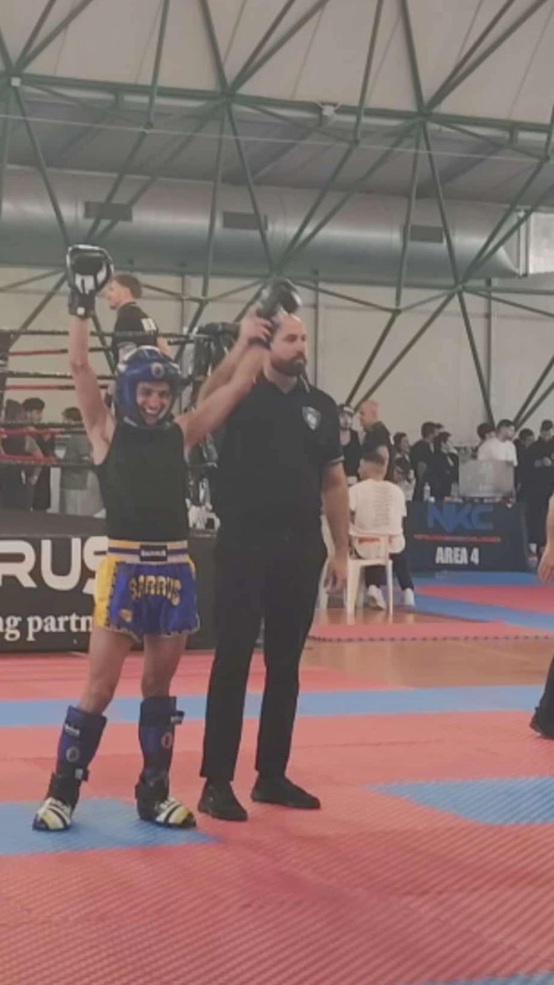 @C R I 🥊