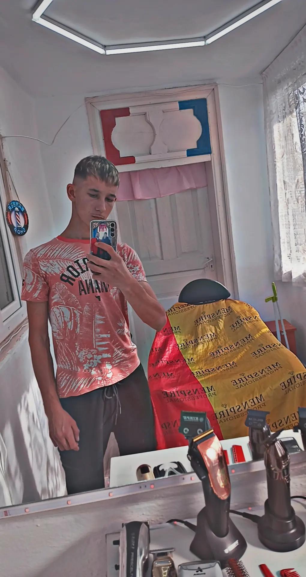 @Alexandrw