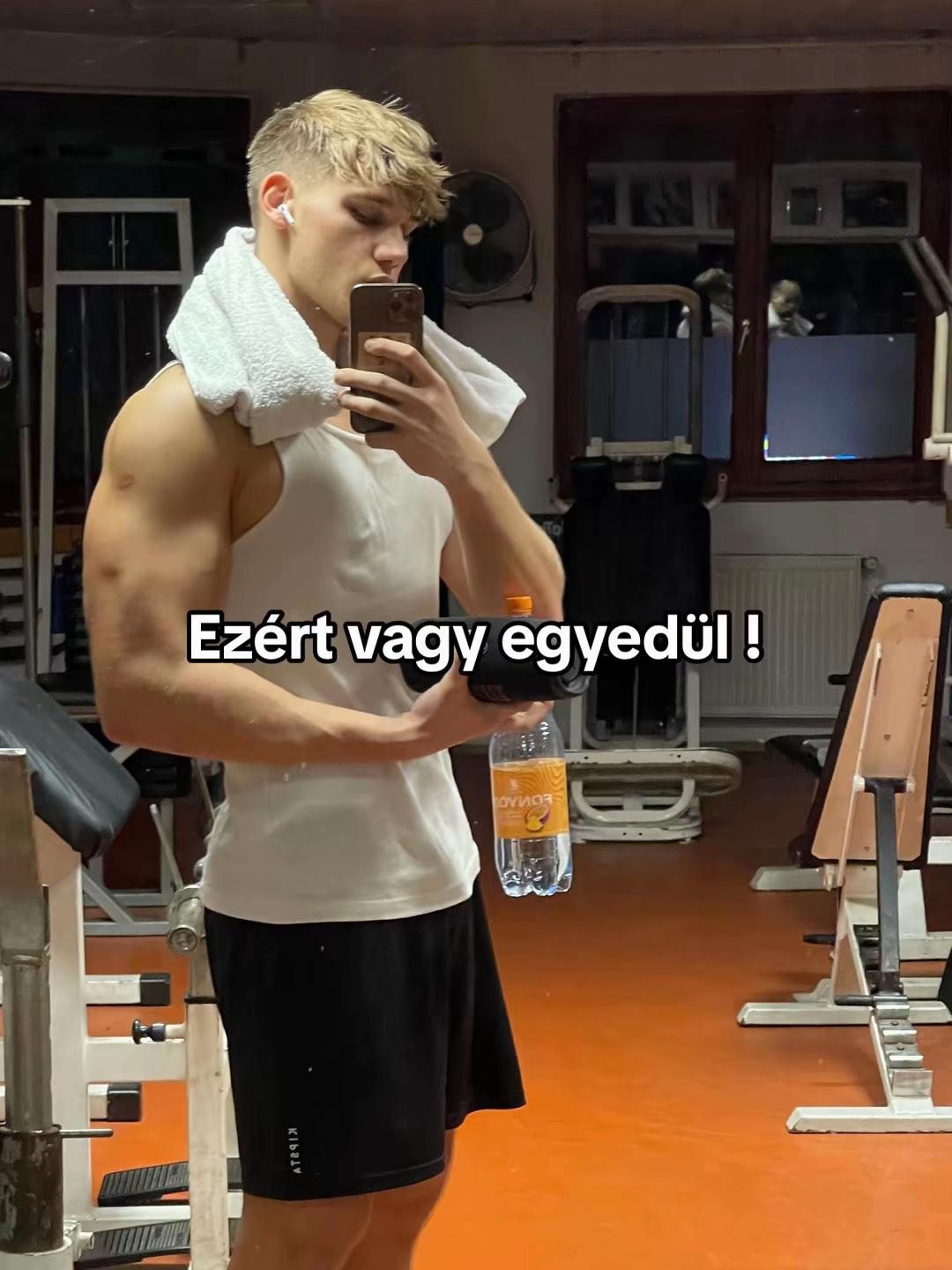 @Moln&aacute;r Andr&aacute;s