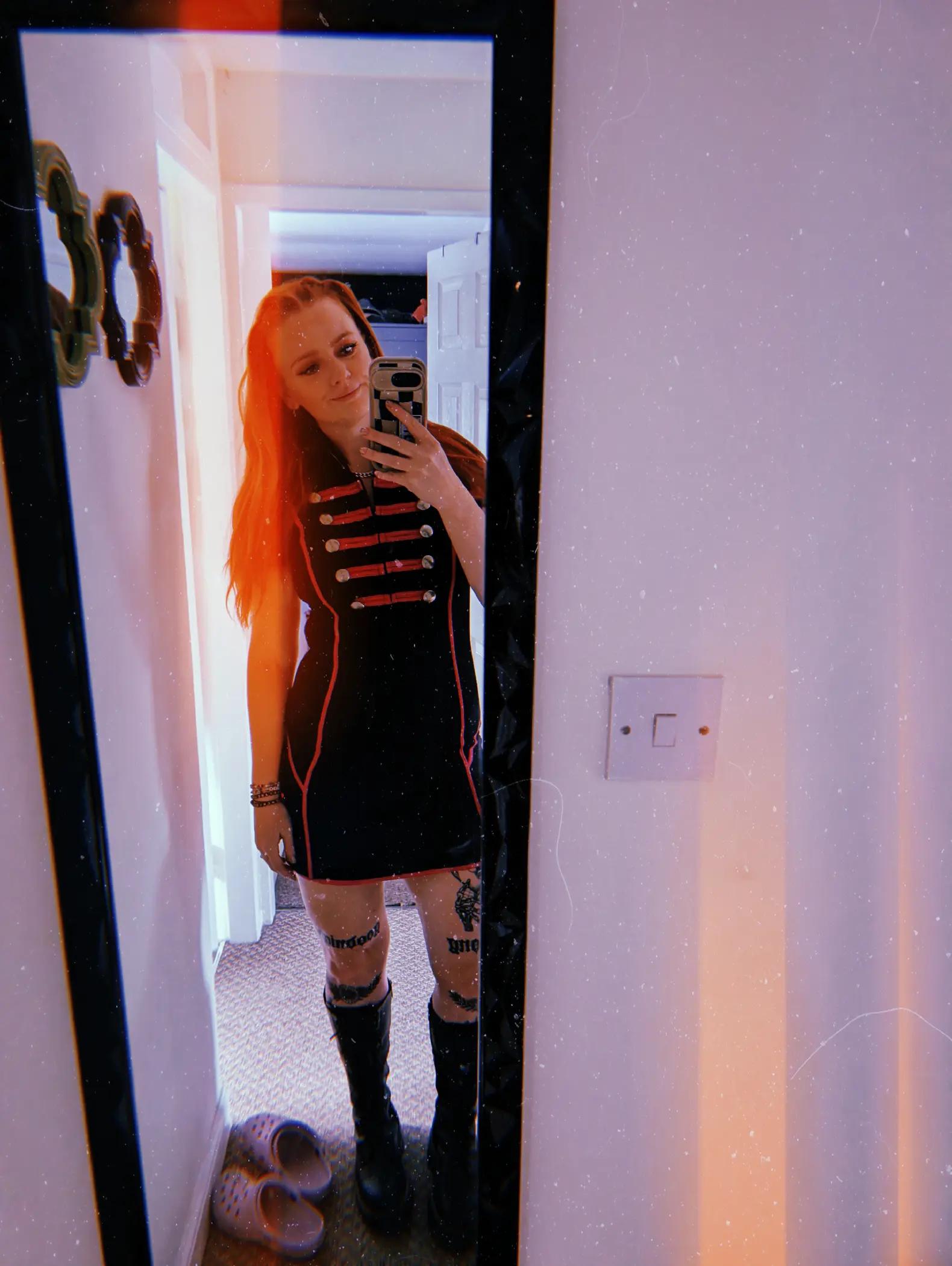 @EllieBellyx