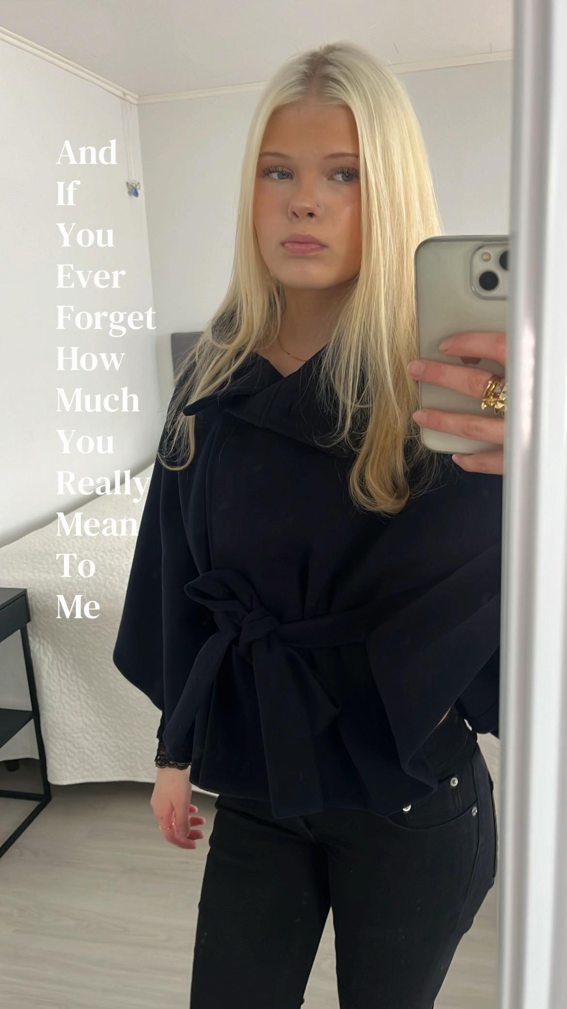 @𝓜𝓮𝓵𝓲𝓷𝓪